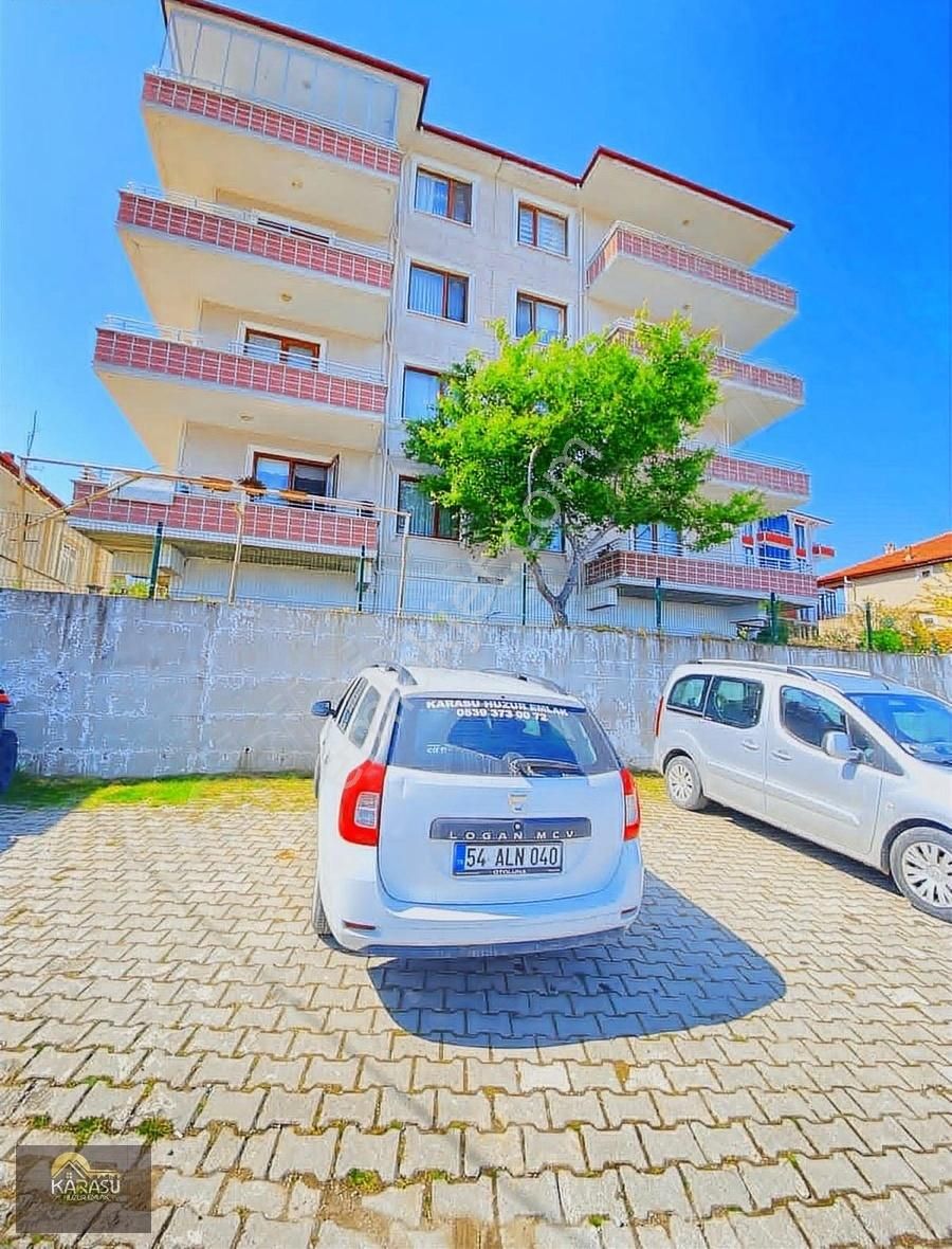 Karasu Huzur Emlaktan 3+1 Ortakat Merkezde Daire