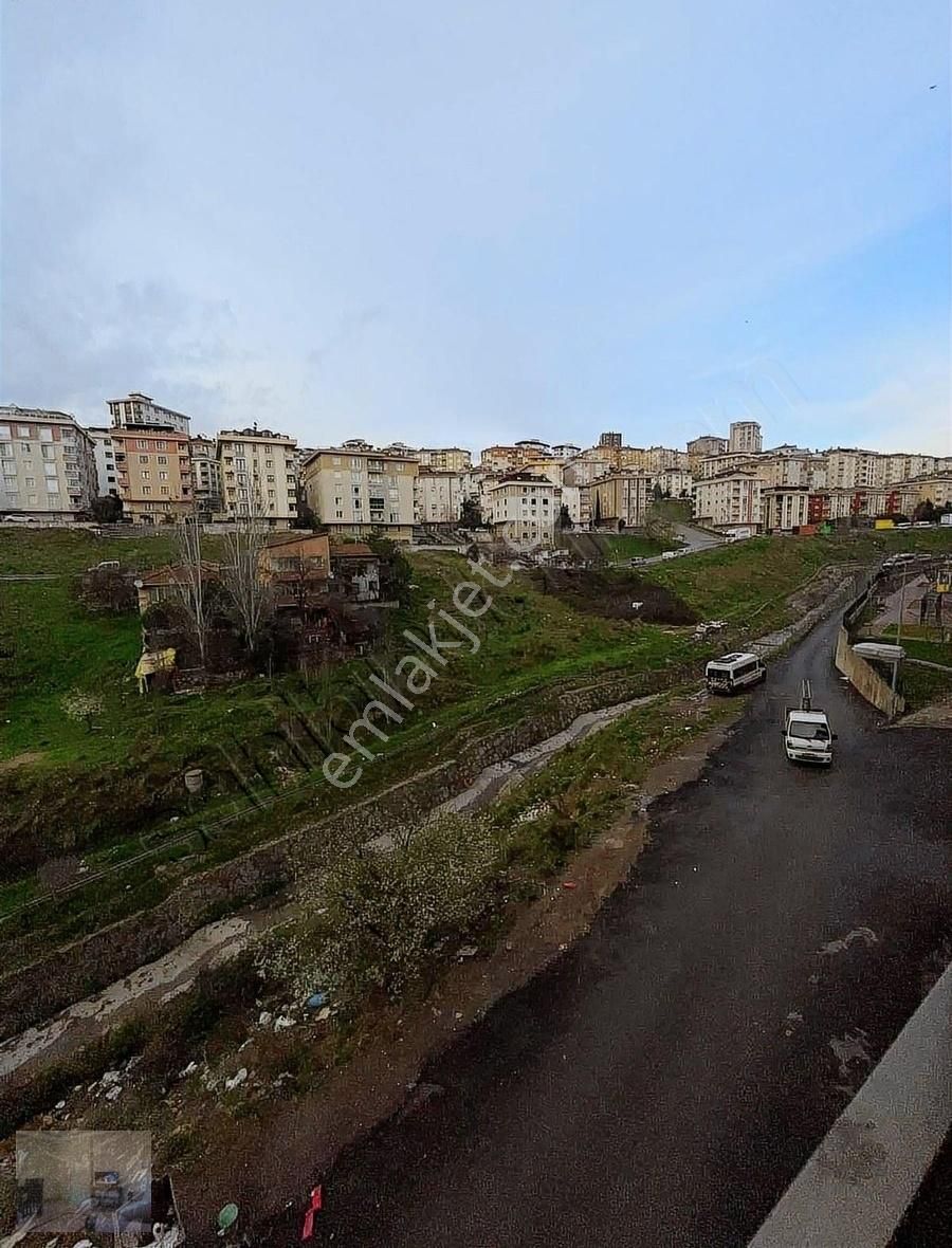 1+1 Lüx Eşyalı Daire ..