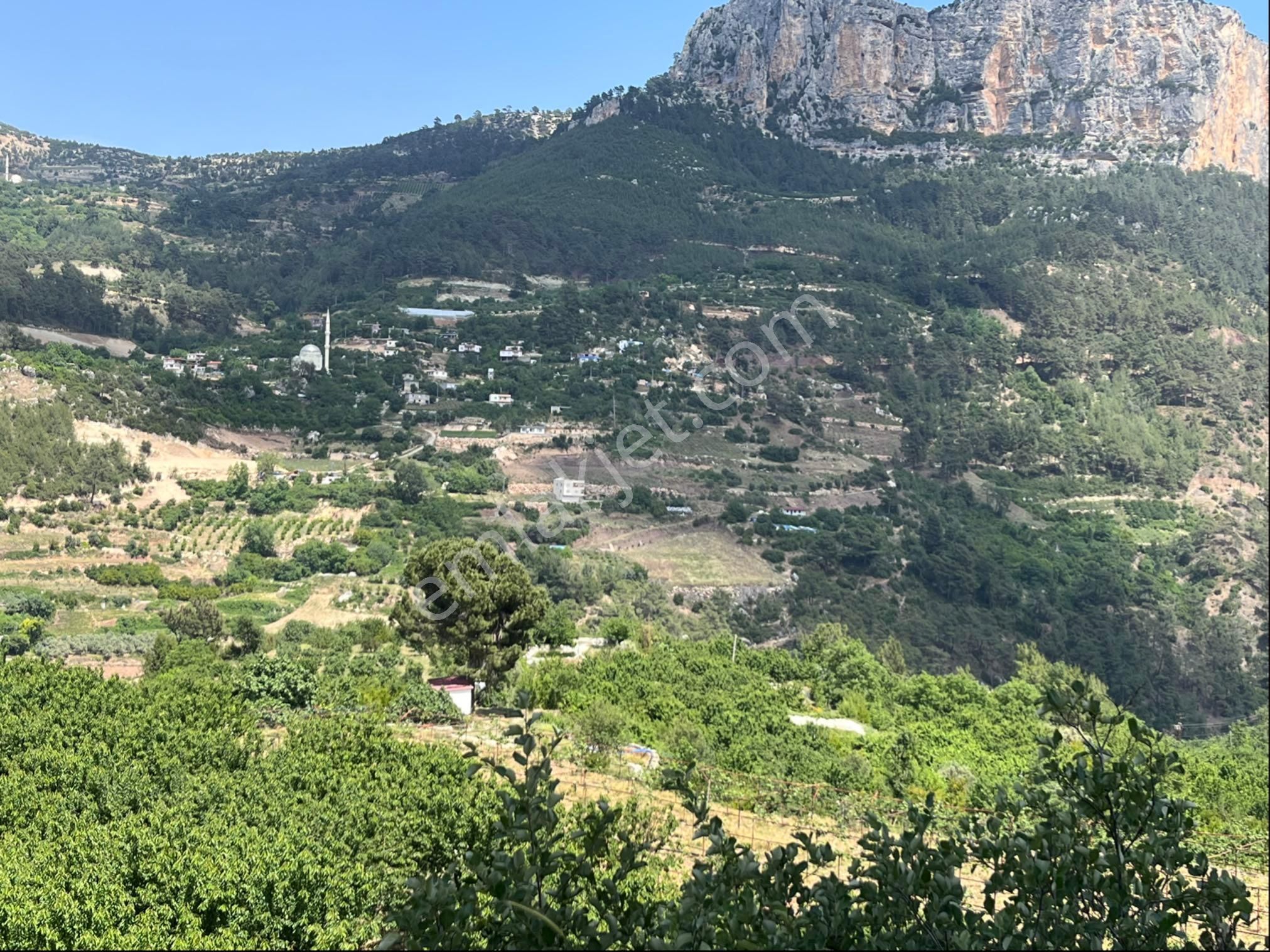 Erdemli Fakılı’da 3.700 M2 Satılık Tarla
