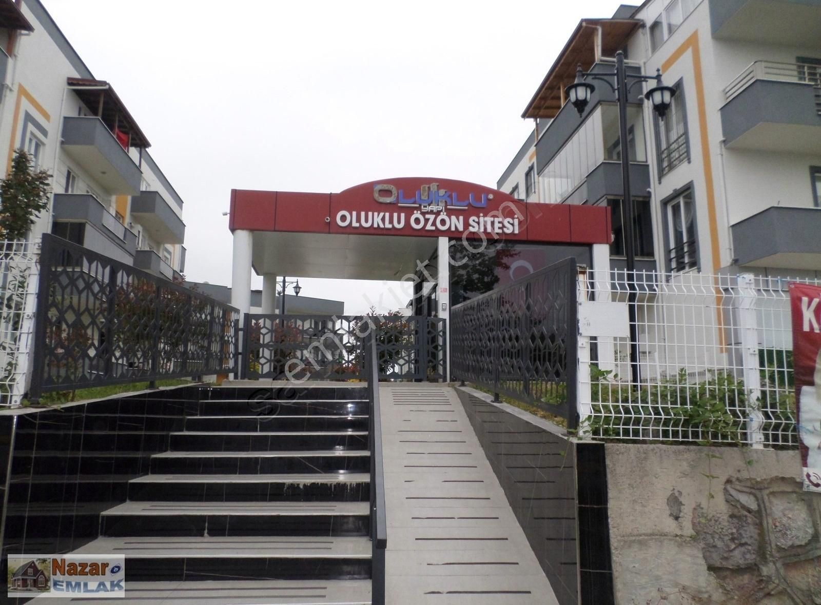 Ayazma Mah. De Site İçinde Eşyalı 1+1 Ara Kat Daire