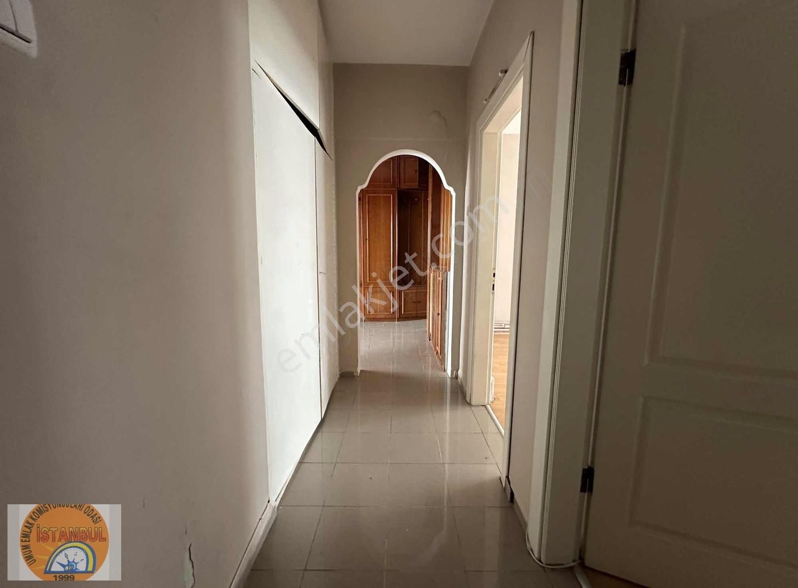 Cadde Üzeri Sahile Yakın Ara Kat Geniş 2+1 Kiralık Daire
