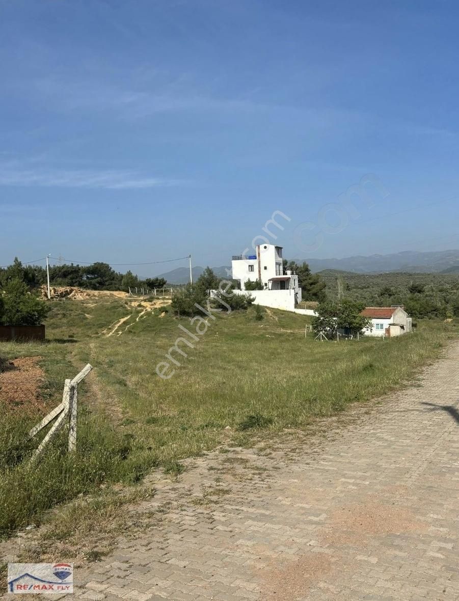 Burhaniye Pelitköyde Konut İmarlı 302 M2 Arsa