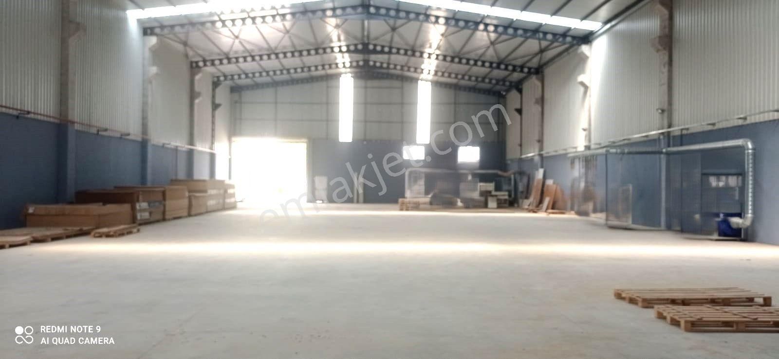 Zorlu Gayrimenkul'den Yeşil Sanayi Sitesi Civari 1750m2 Kiralık - Görsel 3