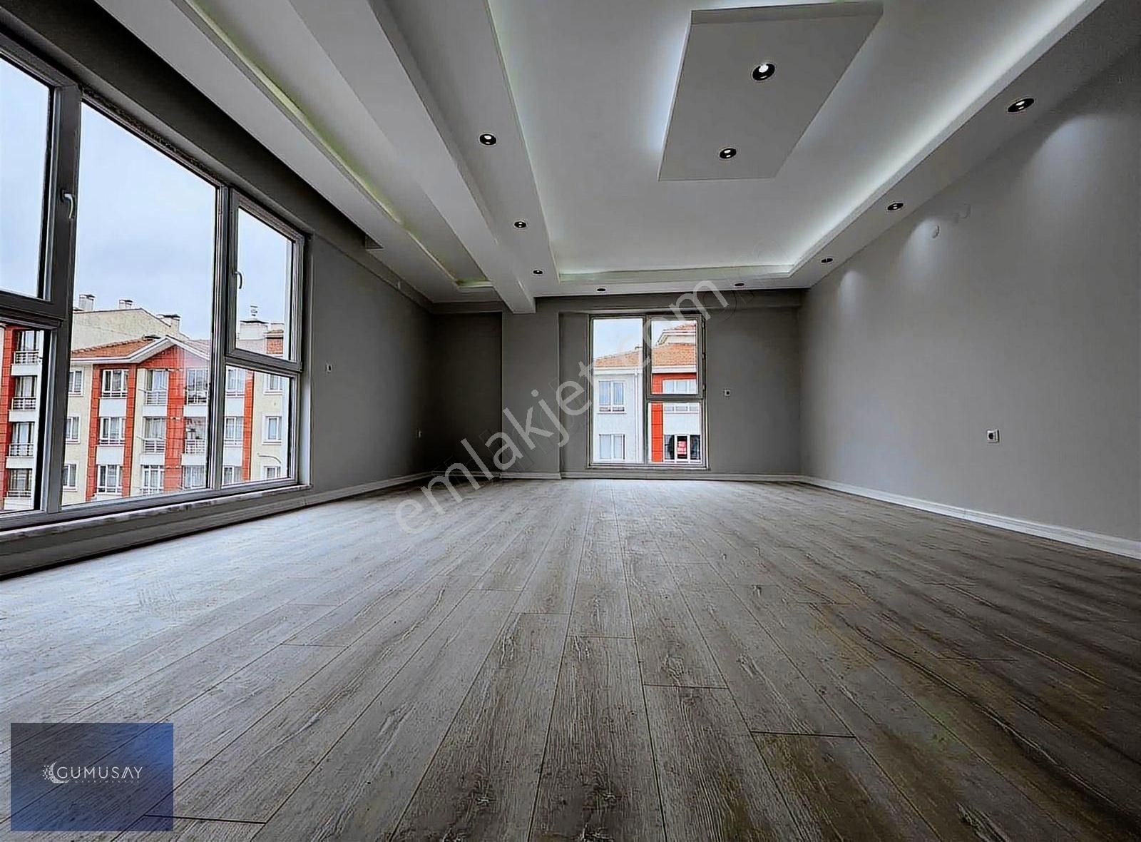 Gümüşay'dan Ulusal Egemenlik Bul. Yakını 160m2 Satılık Ferah 3+1