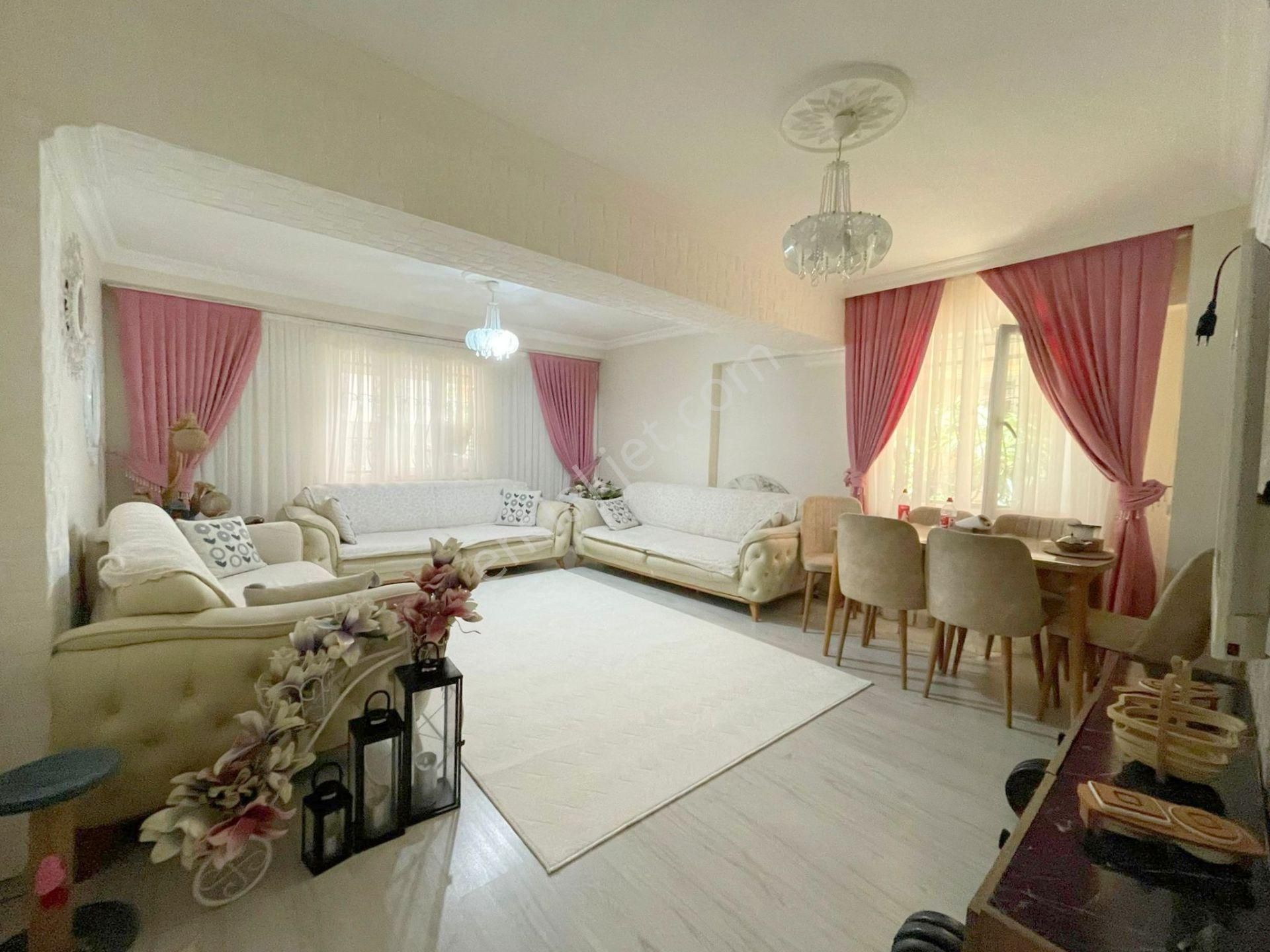 Mertcan'dan Esenler Mah.caddeye 1dk Mesafeli 2+1 Giriş Kat Daire