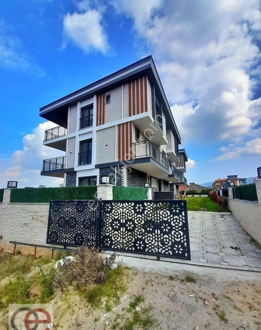 Kuşadası Davutlarda Müstakil 5+1 Sıfır Özel Havuzlu Villa