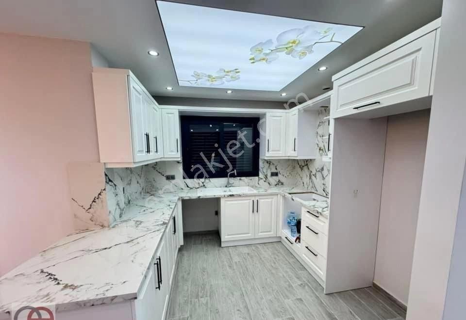 Kuşadası Güzelçamlıda 408m2 Arsa İçinde 4+1 Sıfır Tek Müstakil Villa