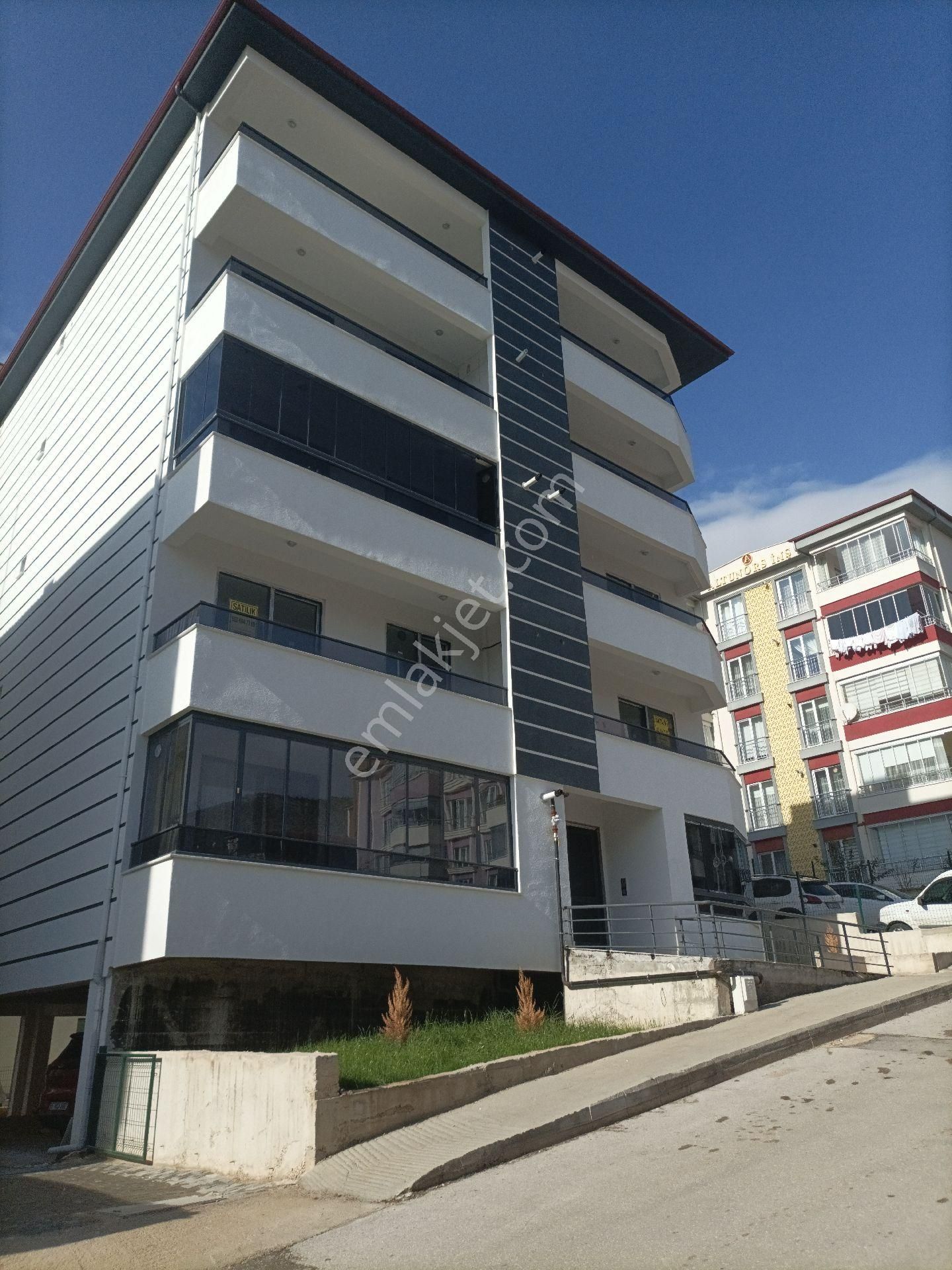 Yardımcı Emlaktan Şeyhcuide Açı Koleji Arasında Satılık 2+1 Sıfır Daireler
