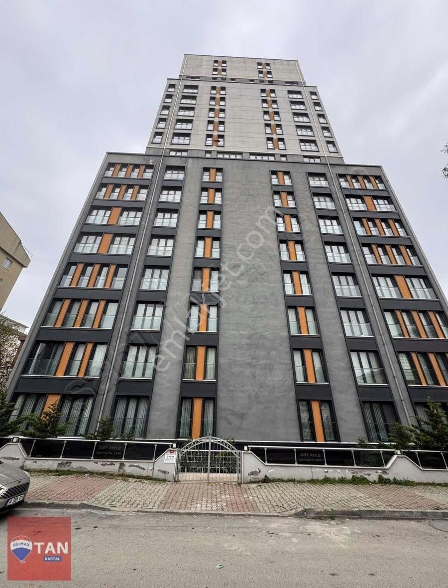 Kartal Petrol İş Mahallesinde Site İçinde Ebevyn Banyolu 3+1