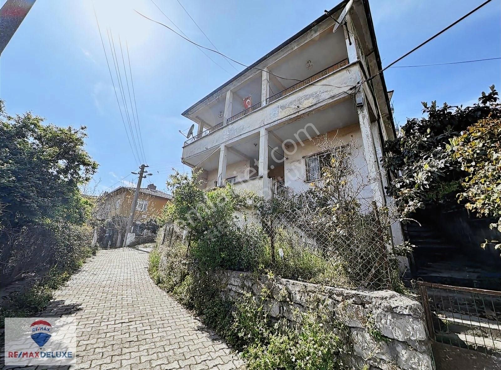 Hereke'de Kapanmaz Deniz Manzaralı 2 Katlı Müstakil Ev