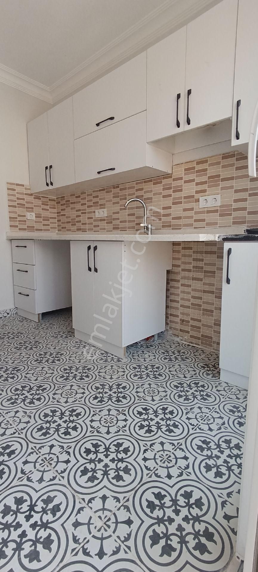 Yuvakurdan Aydin Didim Efeler 3+1 Ayri Mutfak Terasli Balkonlu