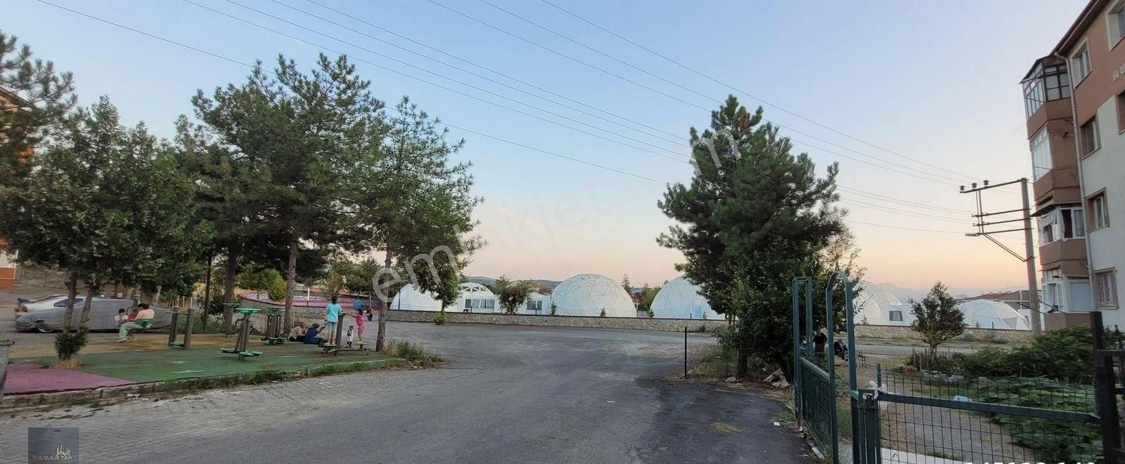 5000 Evler Karlant Düğün Salonu Yanında Satılık 3+1 Daire