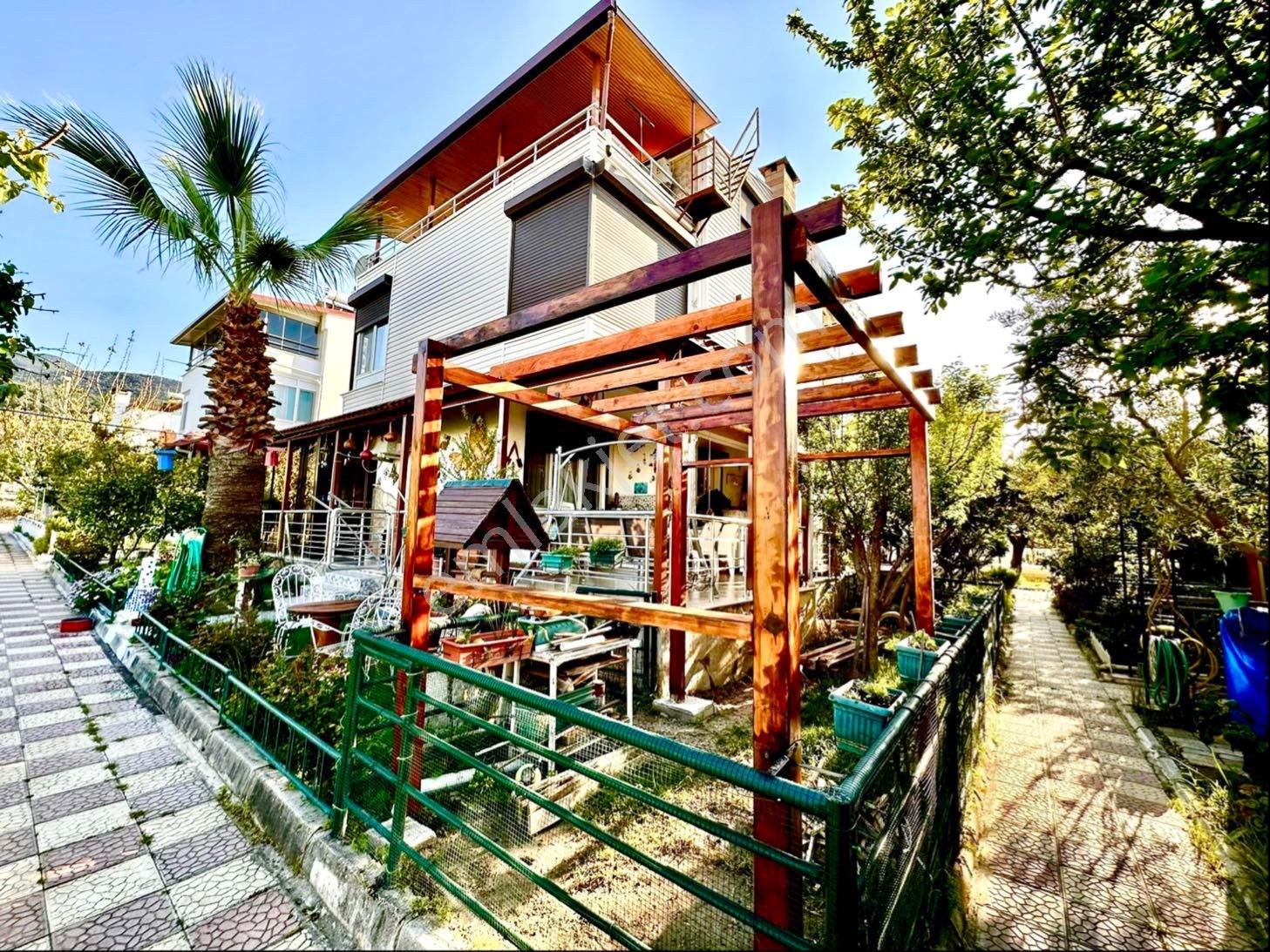 Güzelçamlı’da Masal Gibi 3+1 Havuzlu Yazlık