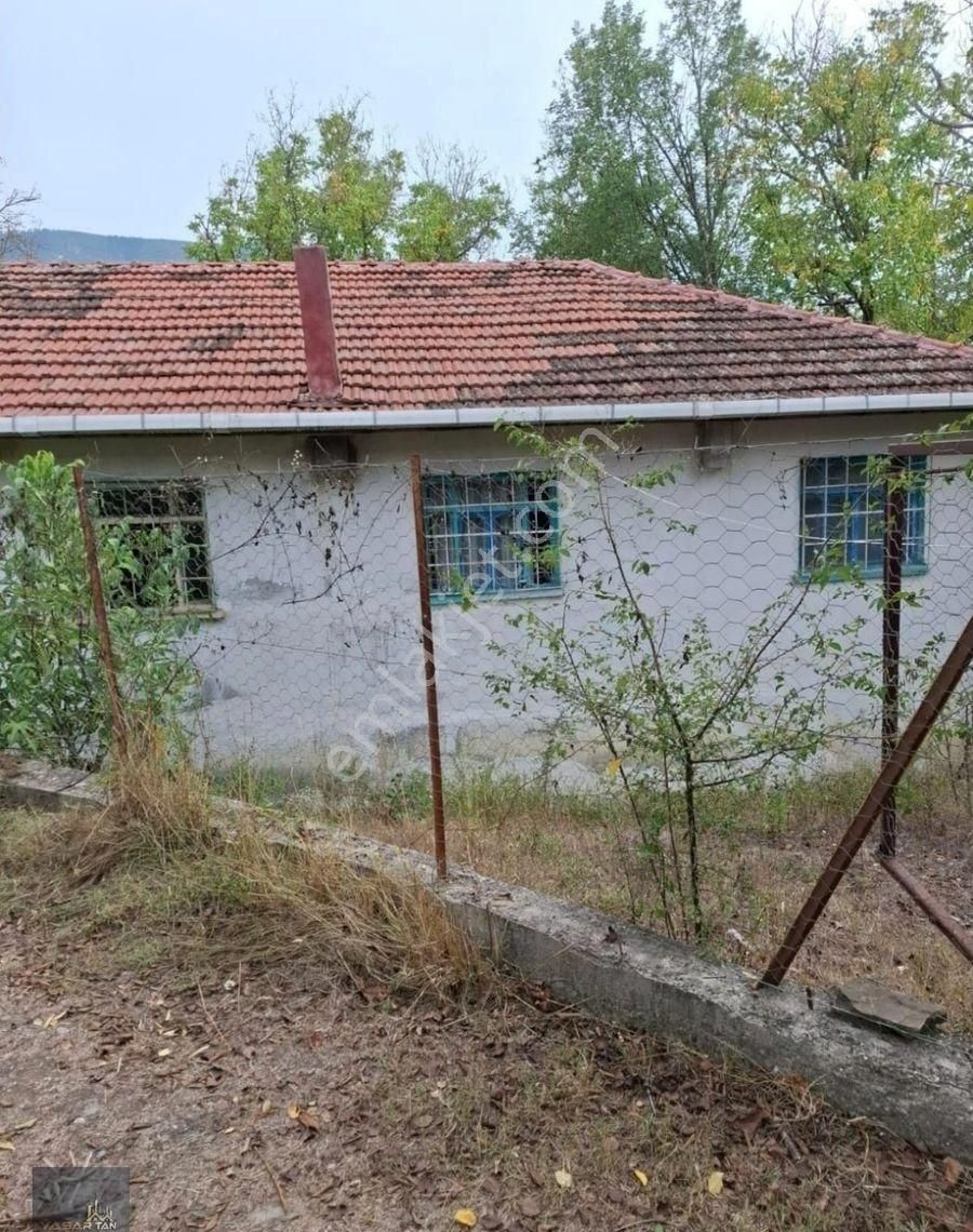 Safranbolu Sarıahmetlide 3700 M2 Kurulu Satılık Ev Ve Bahçesi