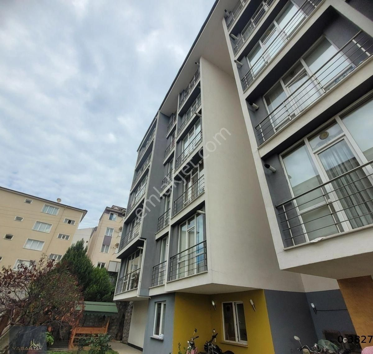100.yıl Alkonaklarda Satılık 1+1 Daire