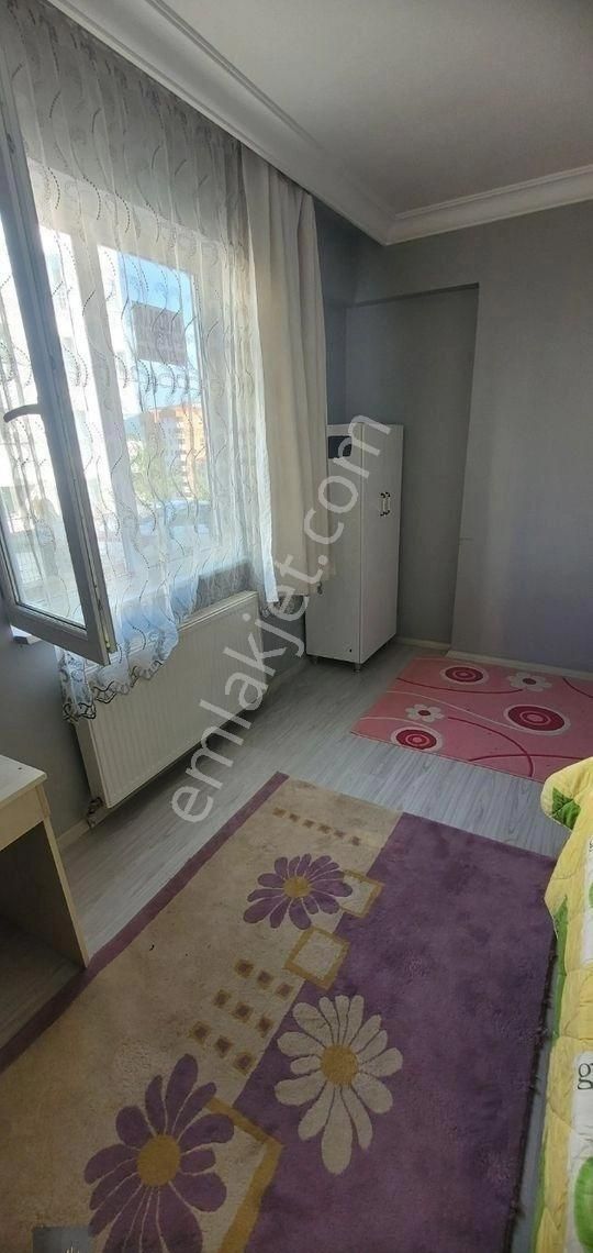 100.yılda Yunus Emre Cami Karşısında Satılık 2+0 Daire