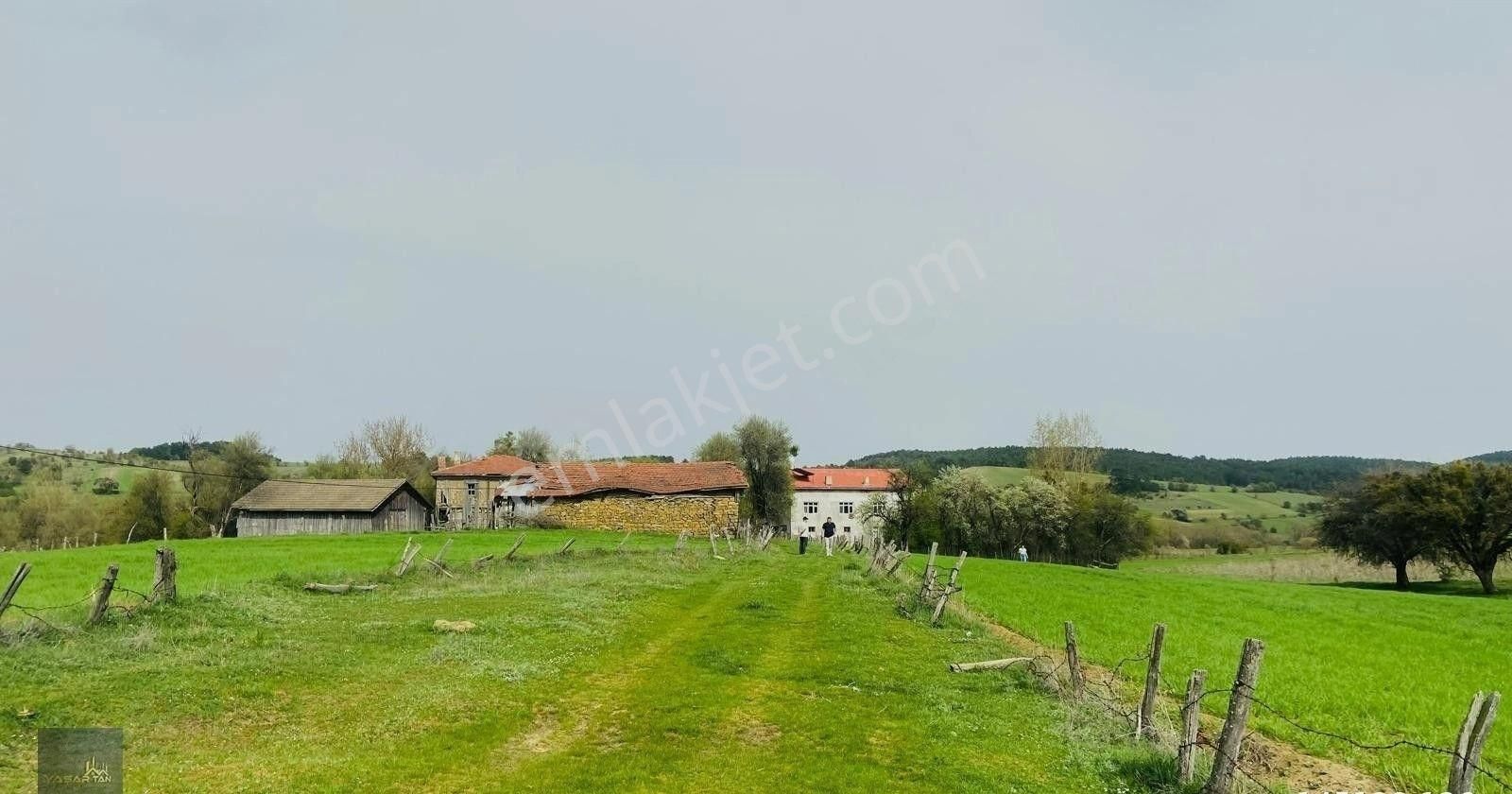 Eflani'de 758 M² Ev Yapmaya Uygun Satılık Arsa