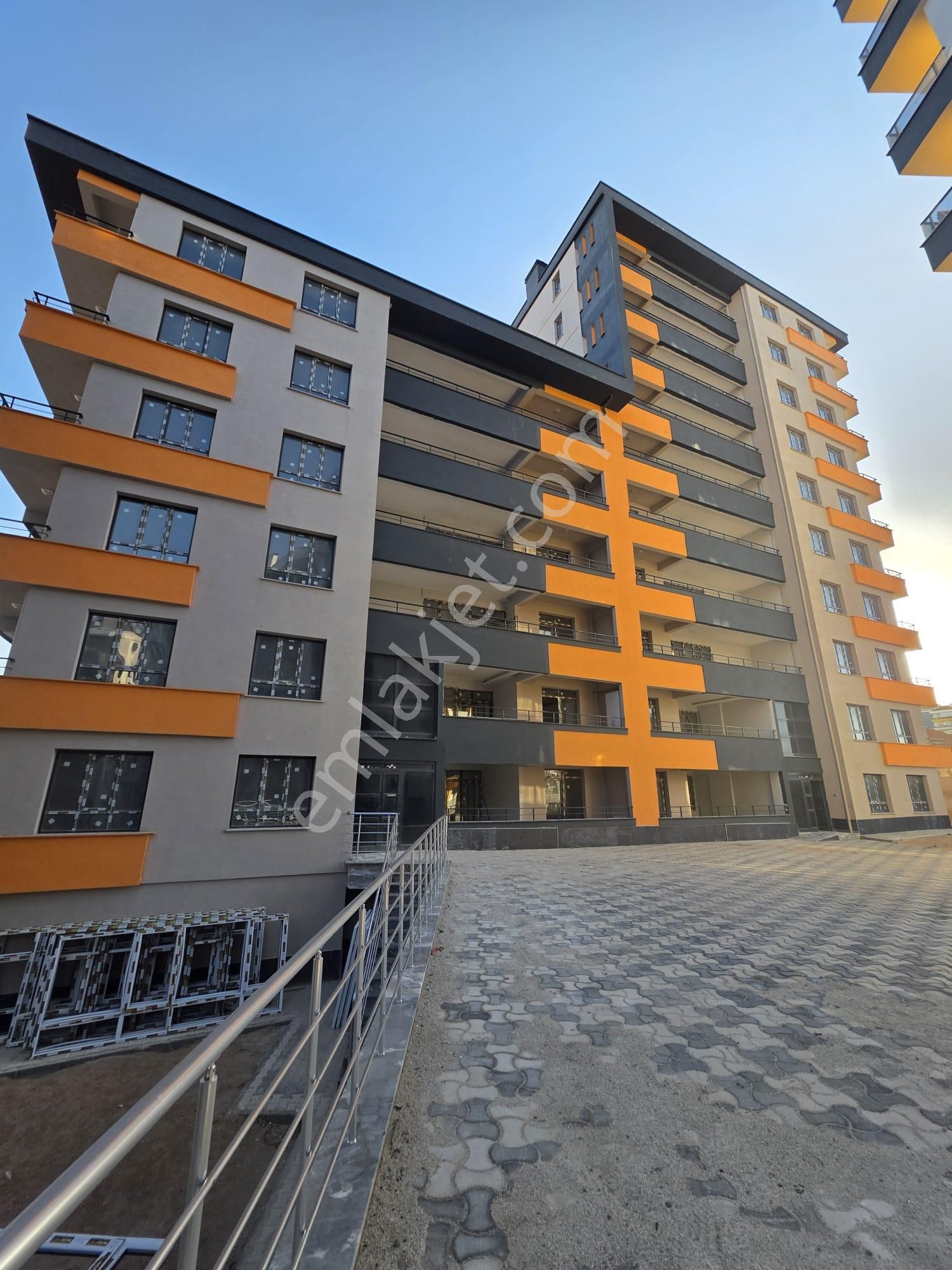 Novaland Avm Arkası 4.5+1 Daire