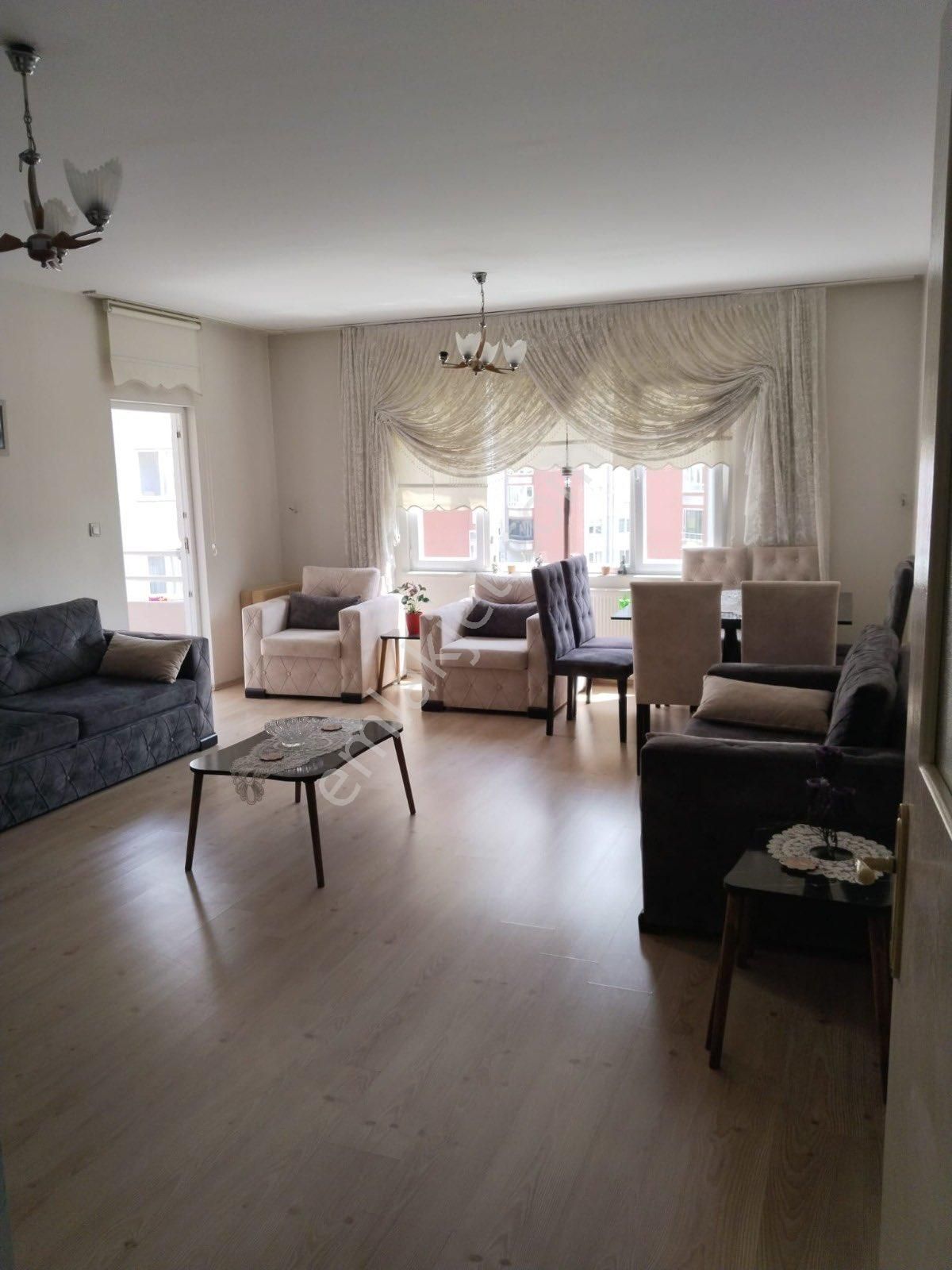 Kapaklı Yıldızkent Çoban Yıldızı Sitesi Nde Satılık 3 + 1 Ara Kat Daire