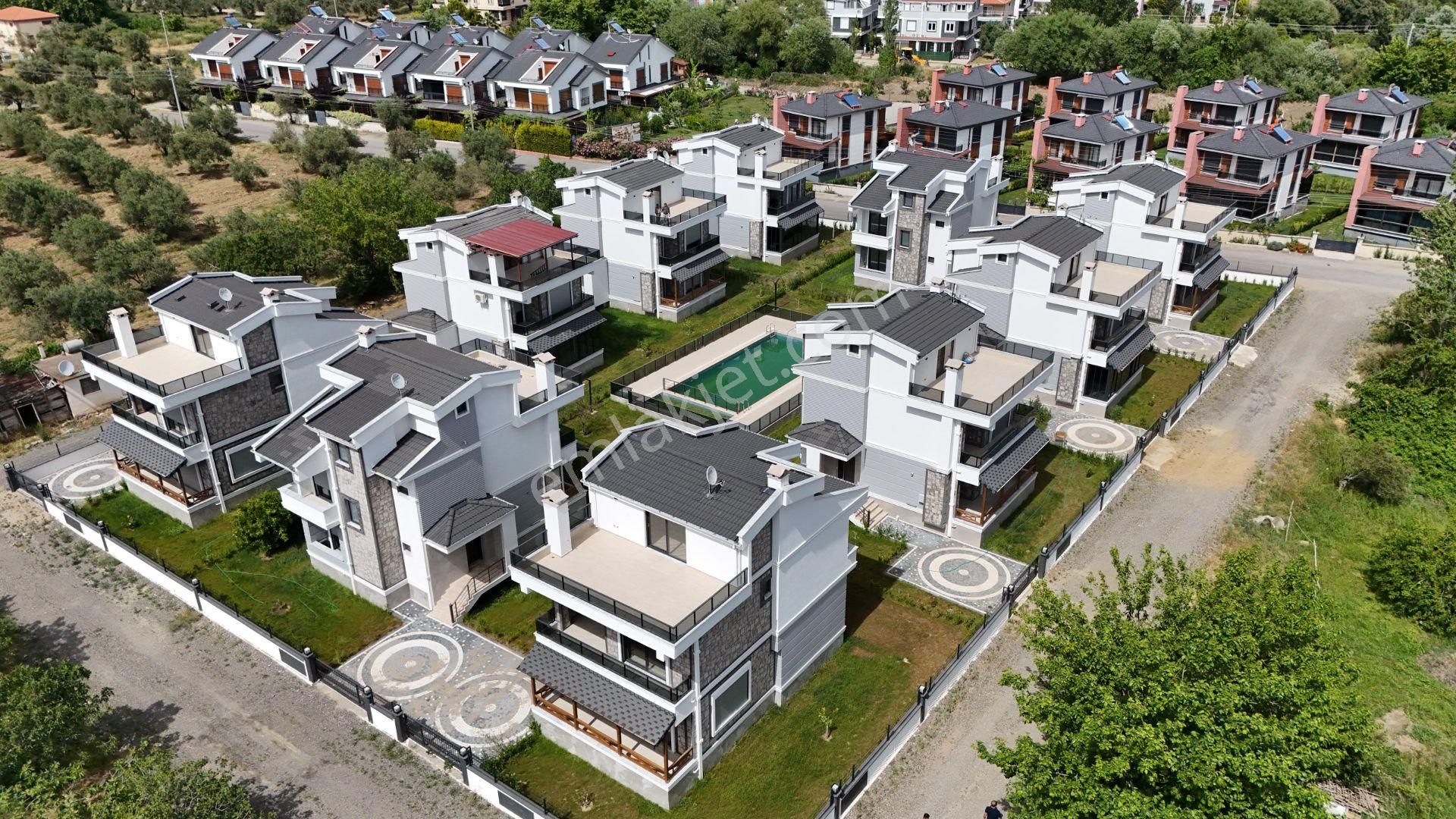 Havuzlu Bahçeli Keyifli Ve Konforlu Bir Yaşam 5+1 Villa