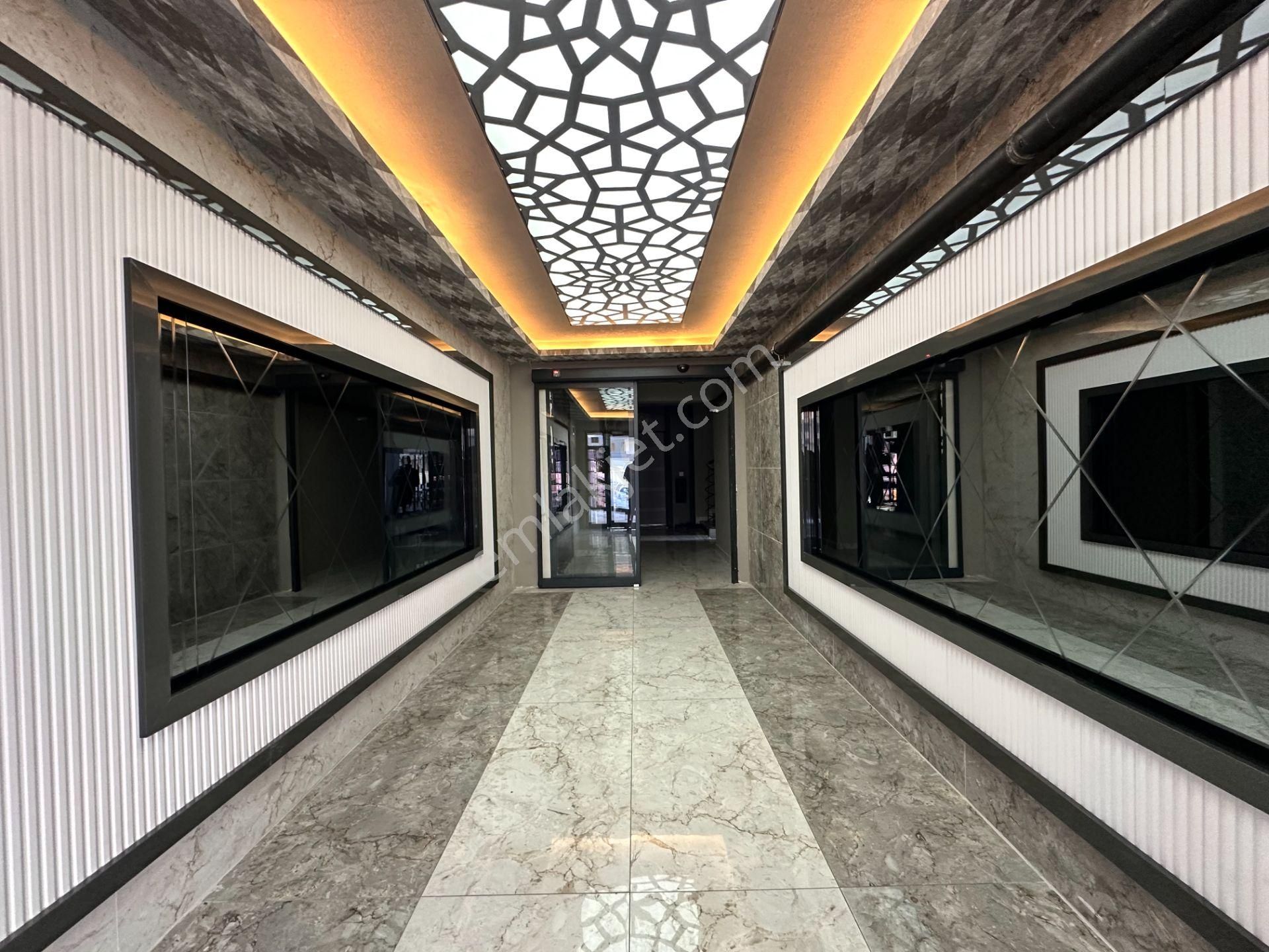 Nam-ak Emlak'tan Giyinme Odalı Çift Banyo K.oto Sıfır 3+1 Daire
