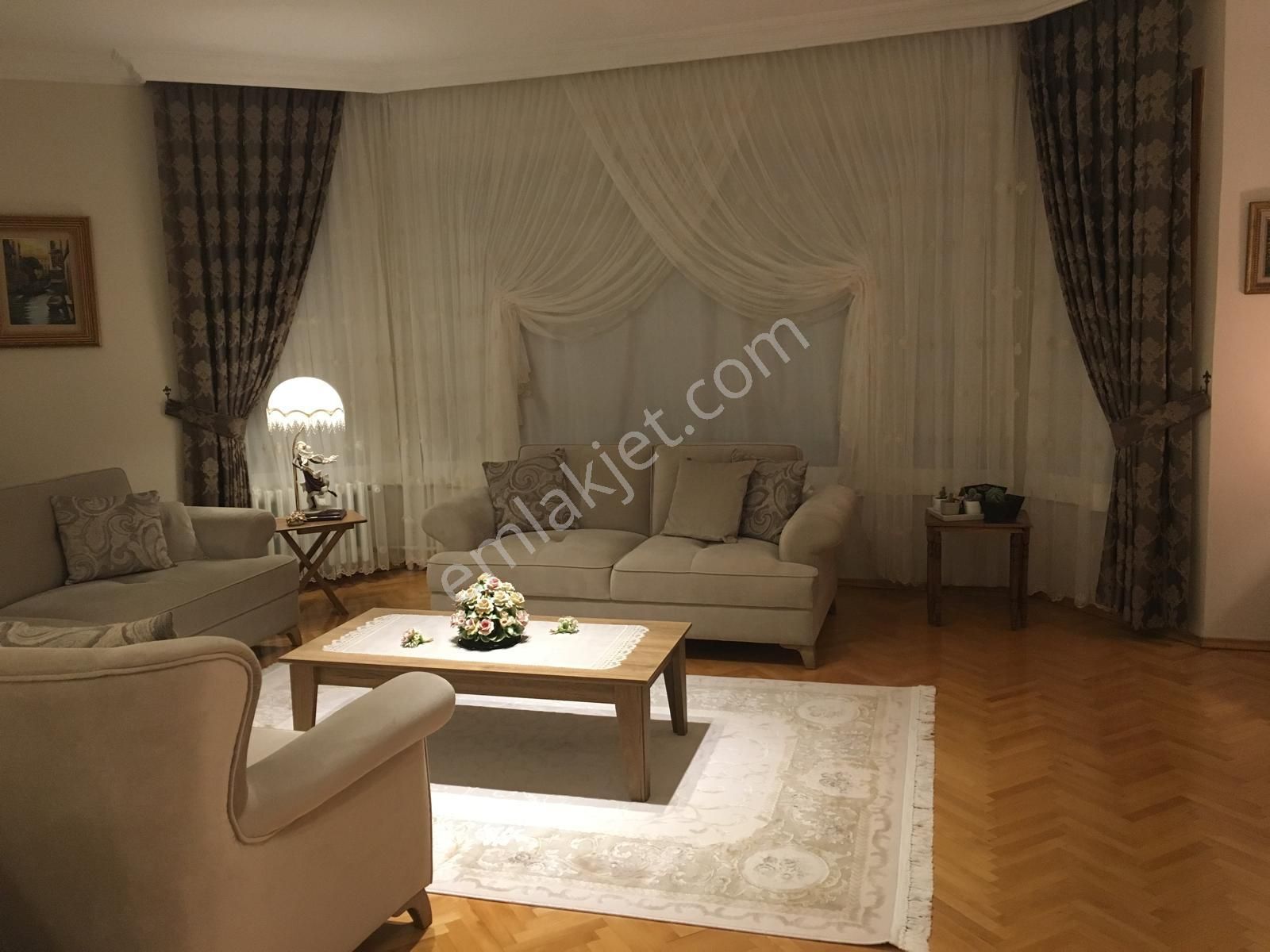 Kiralık, Trt Yakını Doğanay Sitesinde, 4+1 Katta, Bakımlı Yapılı