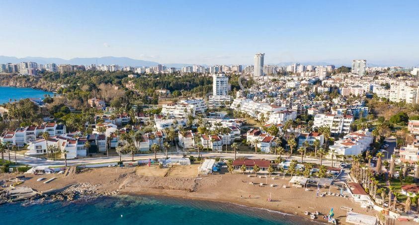 Celal Çetin'den Martılı Sitesinde Özel Plajlı Köşe Villa