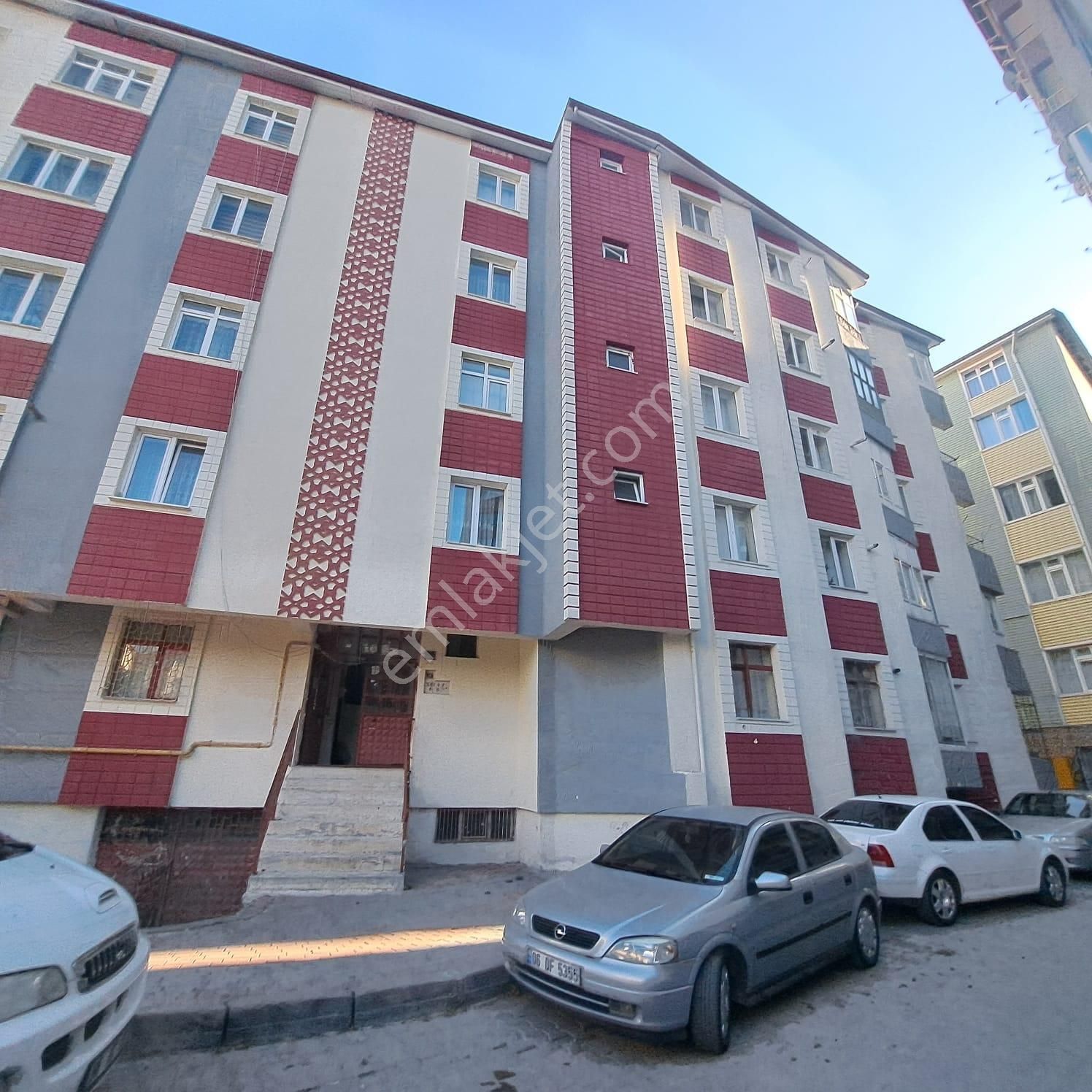 Merkezde 2+1 Ayrı Mutfak Eşyalı Satılık Daire *** Burcu Emlaktan