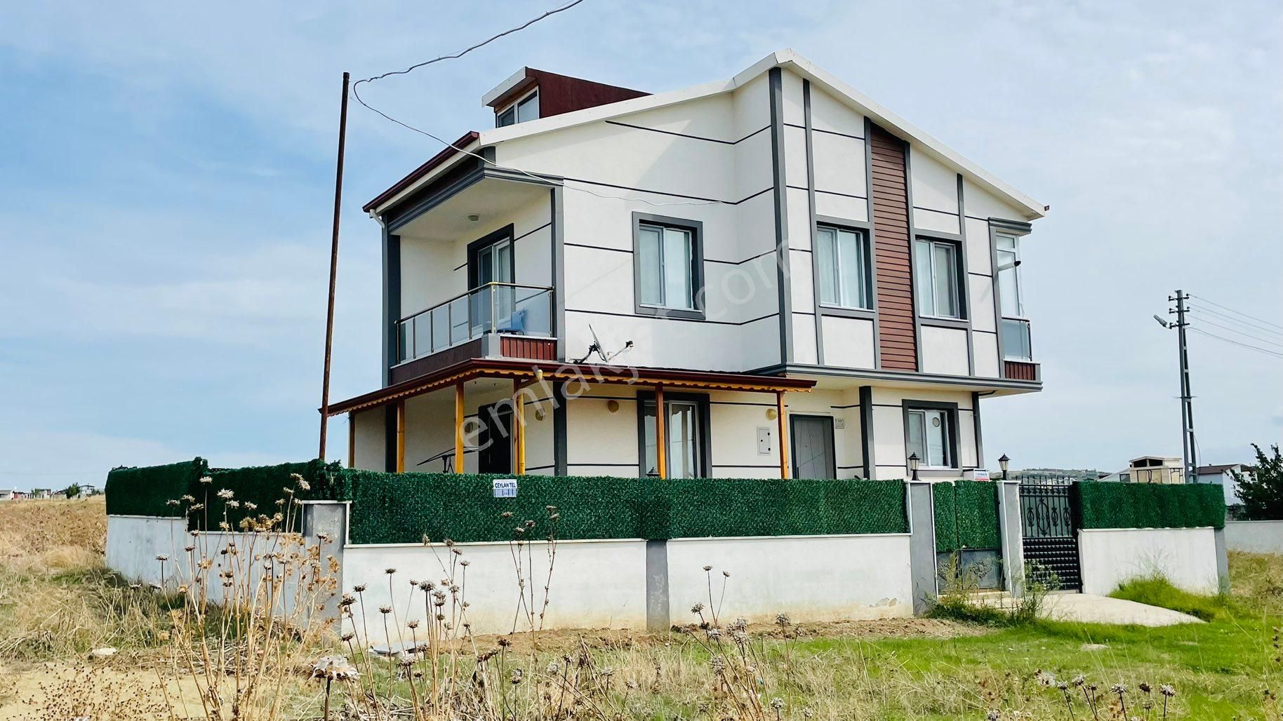 Koyuncu Gyrm'den Satılık Kullanıma Hazır Eşyalı 3+1 Müstakil Villa
