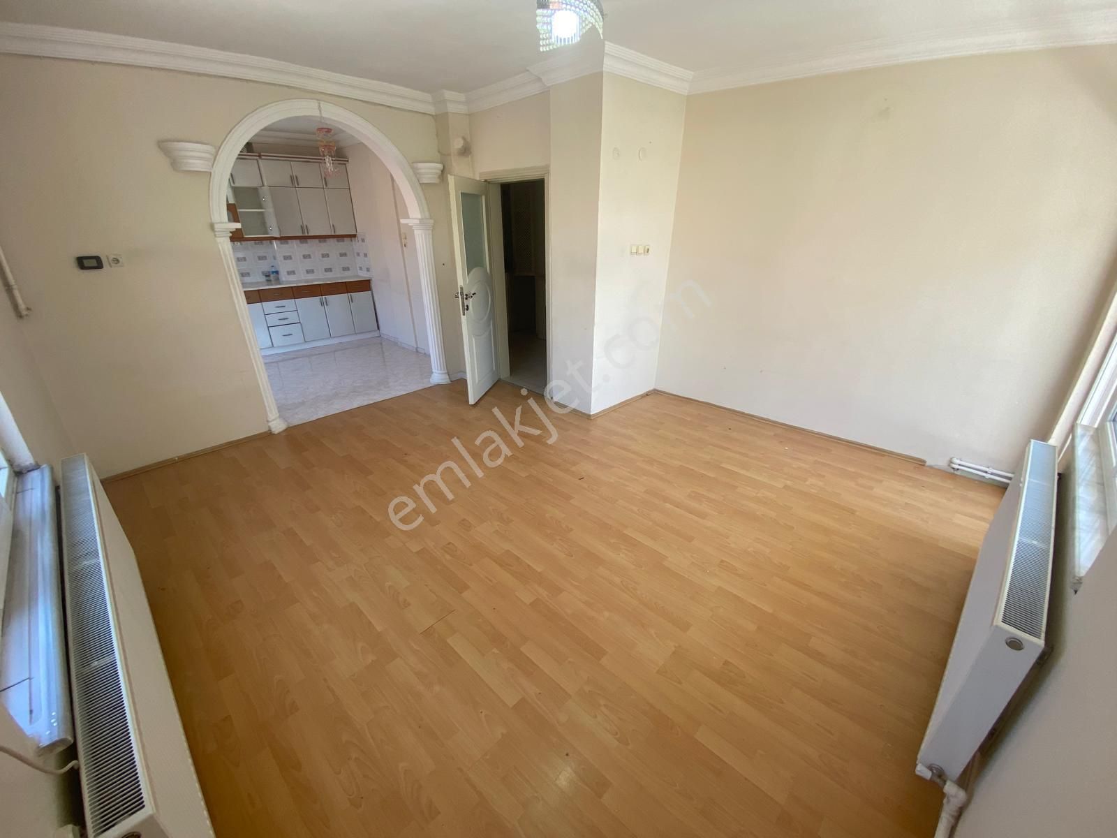 Kahvecioğlu Emlak'tan Kavakpınar Mah.kiralık 3+1 Daire