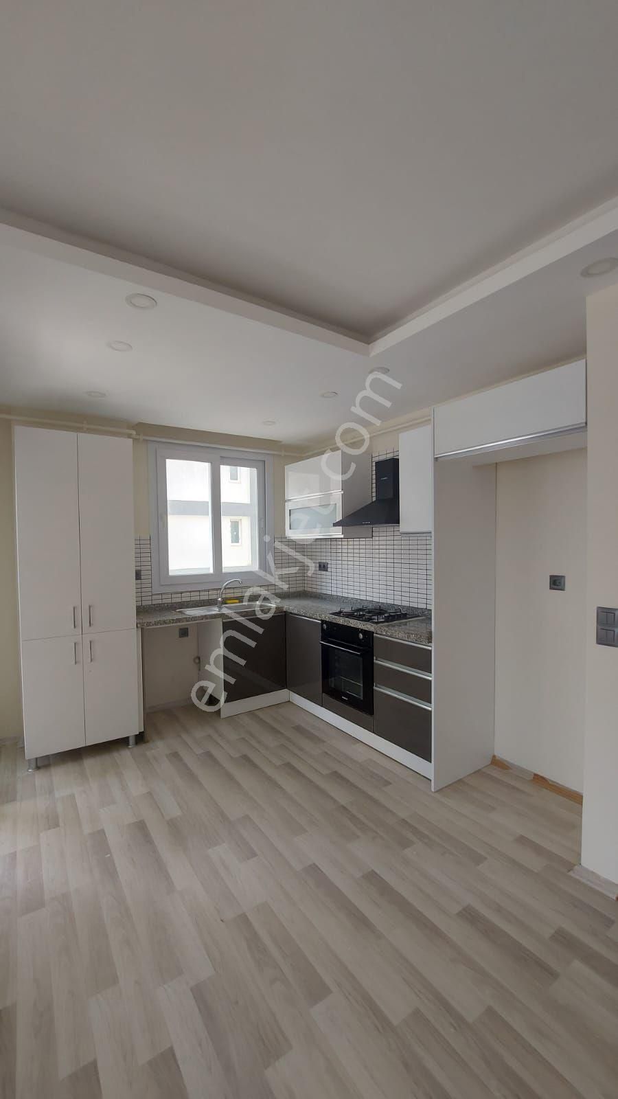 Birlikten Çukurova Fırın Civarı 2+1 Kombili Ankastreli İskanlı Kiralık Daire!!!