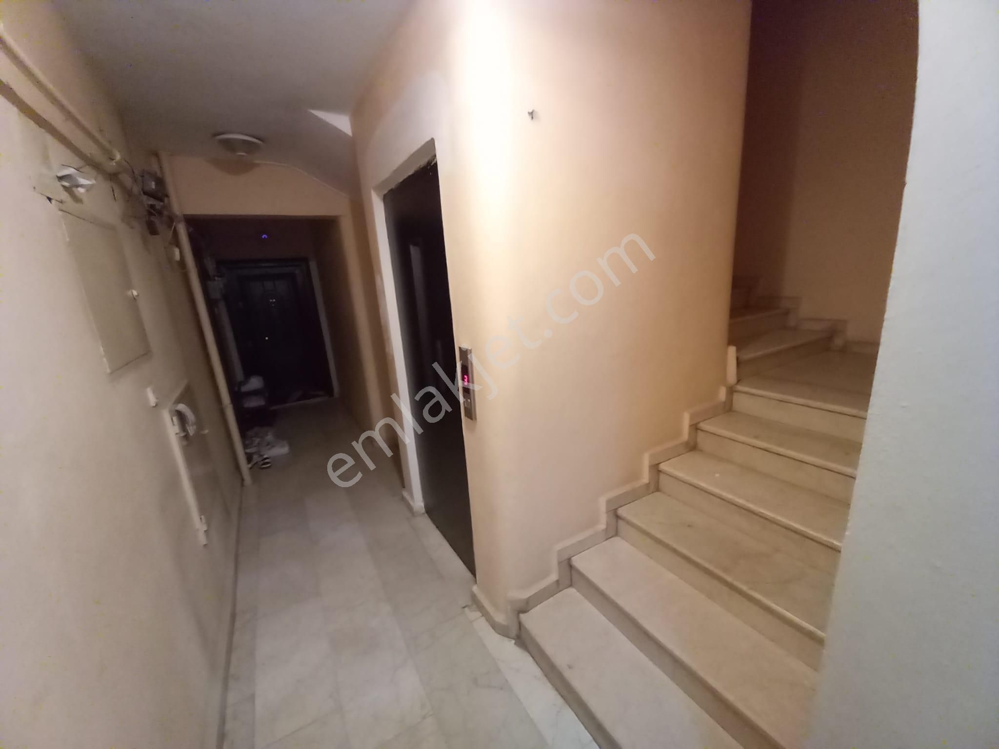 Karşıyaka'da Elit Ekmek Fırını Mevkii Kelepir 4+1 Satılık Daire