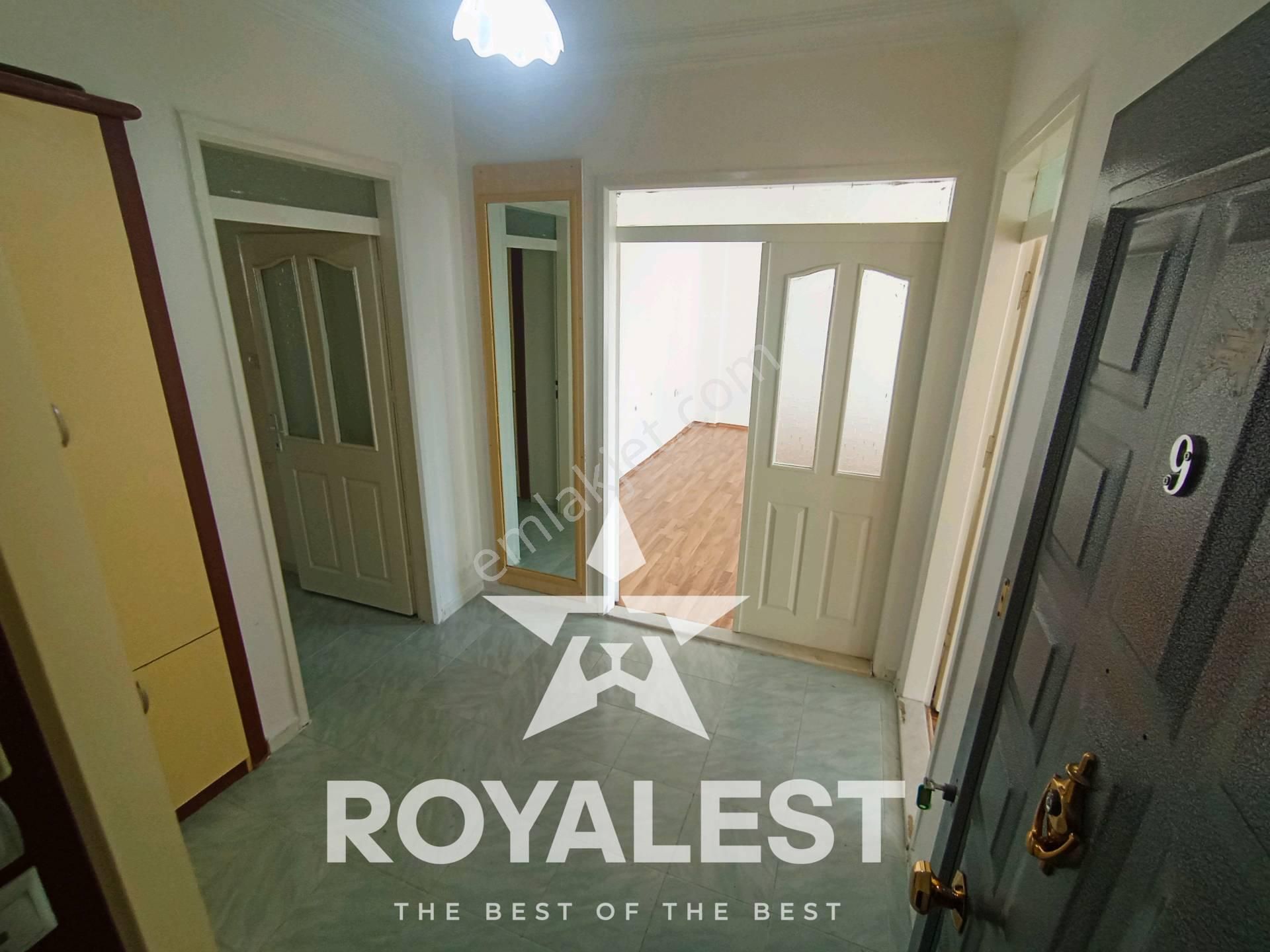 Royalest'ten Tramvaya Yakın Geniş Ve Ferah 3+1