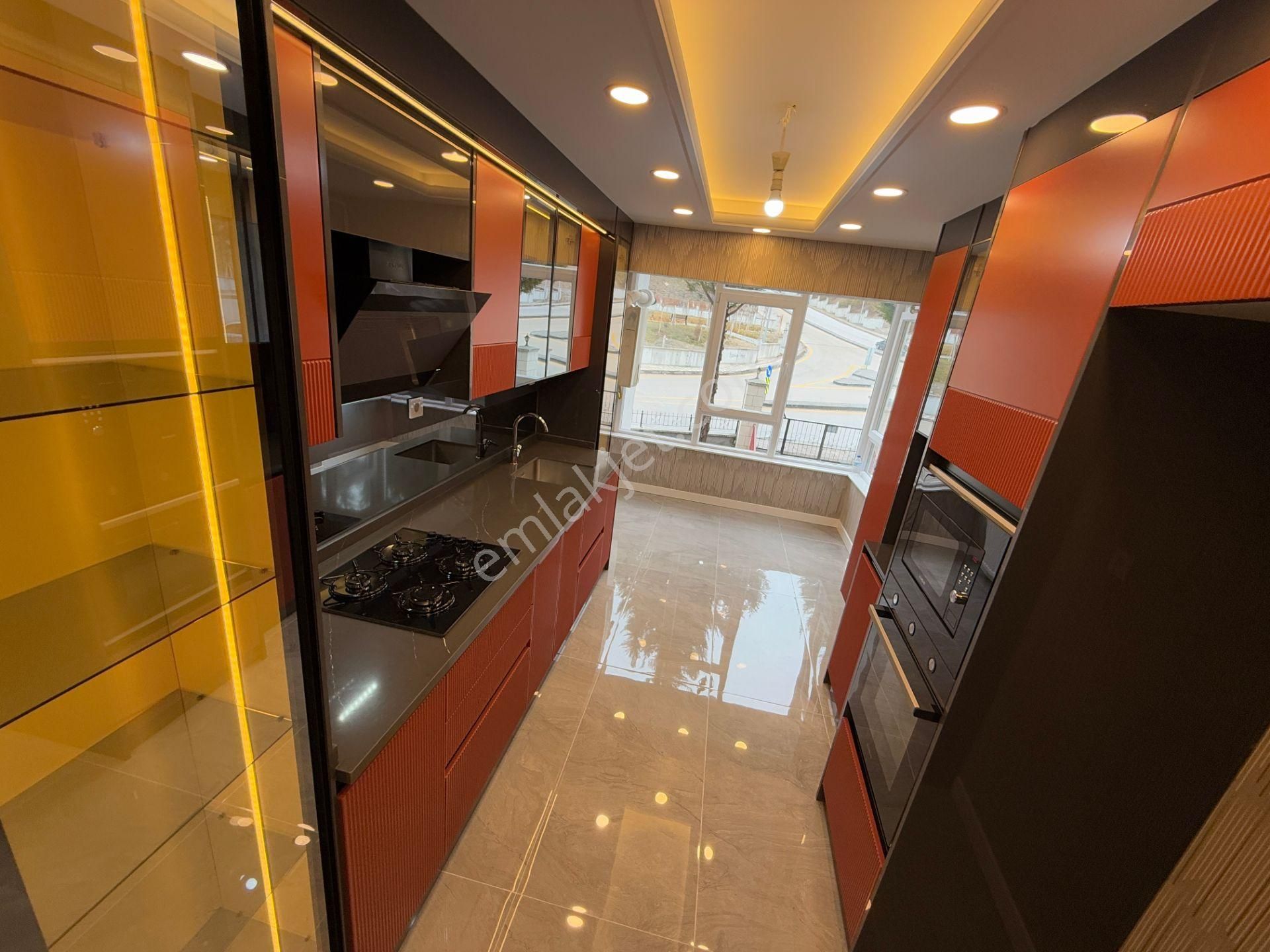Etimesgut Oğuzlar Mah Asansorlü 1.arakat 125m2 3+1 Satılık Daire