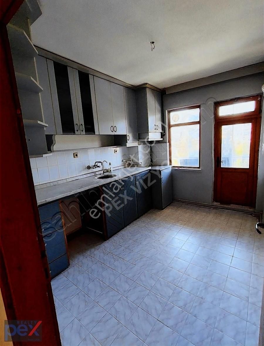Beypazarı Hacıkara'da Merkezi Konumda Kiralık 3+1 Daire