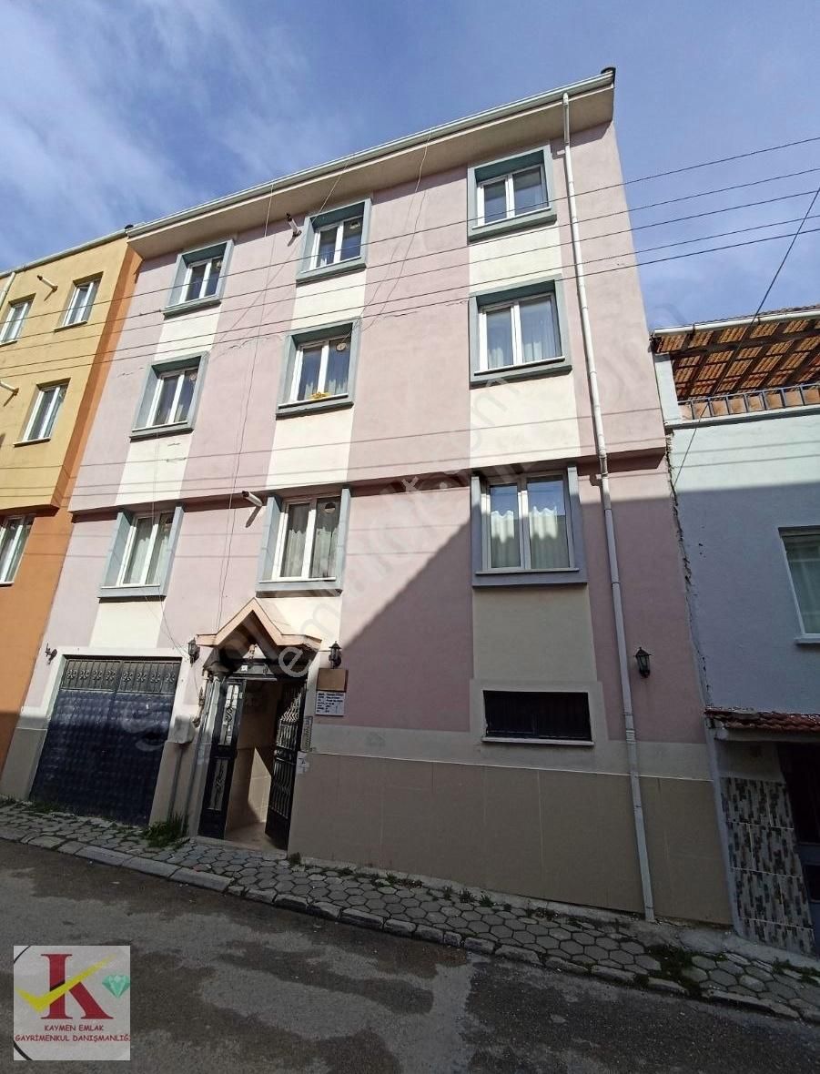 Kaymen Emlak Şirintepe Eczacılık Yanı Eşyalı Arakat 1+1 Satılı