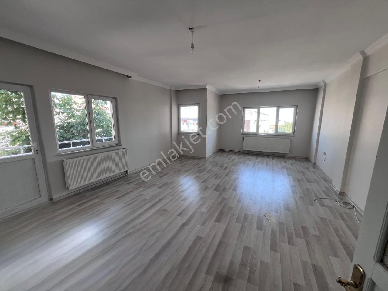 Trabzon 2 No'lu Beşirli Selimoğlu Sitesi'nde 3+1 Kiralık Daire - Görsel 9