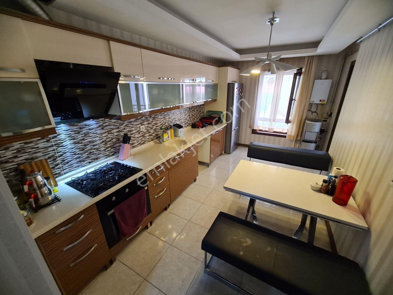 Bölgenin En Prestijli Binası / Kat Konumlu / Geniş M²/ 2-banyolu
