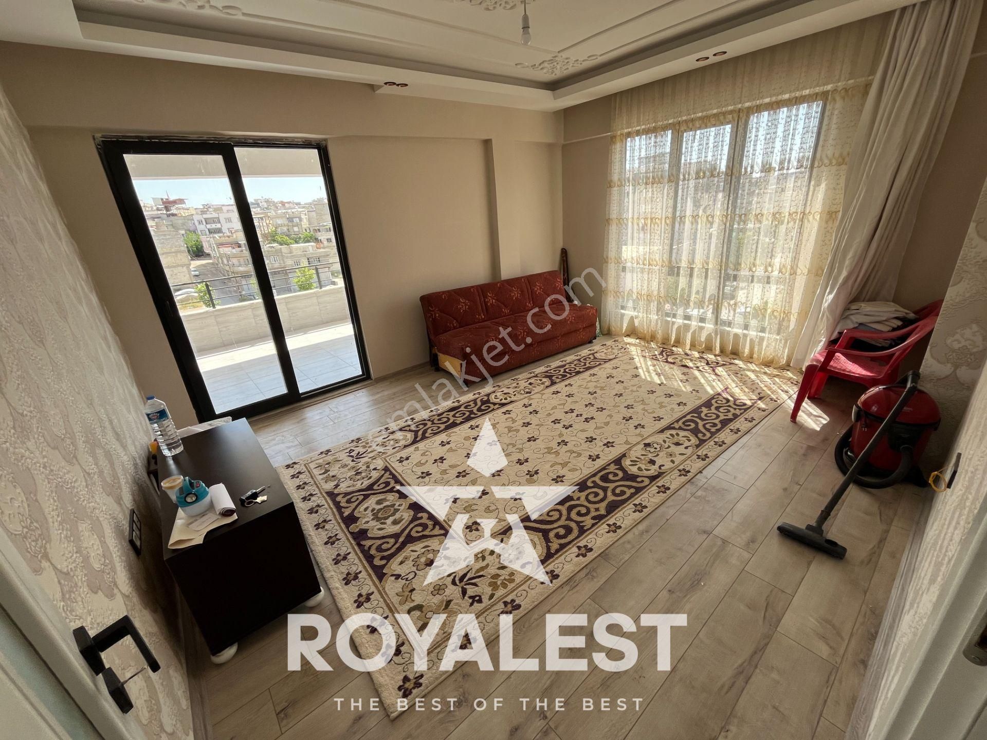 Royalest'ten Arakat Masrafsız Önü Açık 2+1