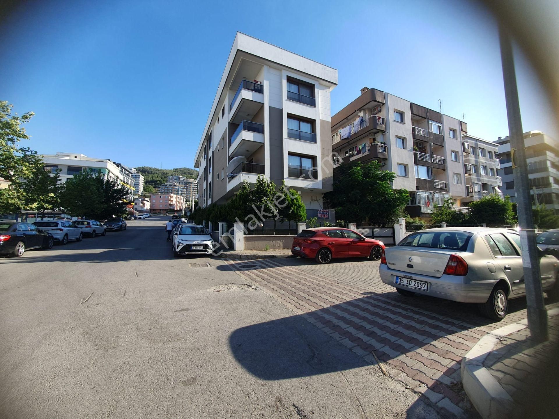 Narlıderede Kiralık Daire 2+1 Genç Binada Otobana Metroya Yakın