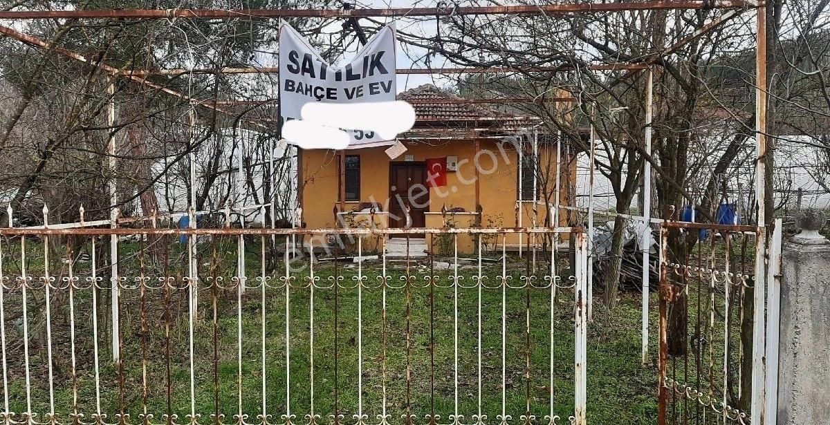 Safranbolu Karıt Köyünde Satılık Geniş Bahçeli Müstakil Ev