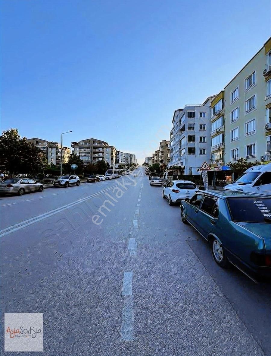 Yunuseli Akyıldız Çamlık Cad Site İçinde Satılık 3+1 Giriş Daire