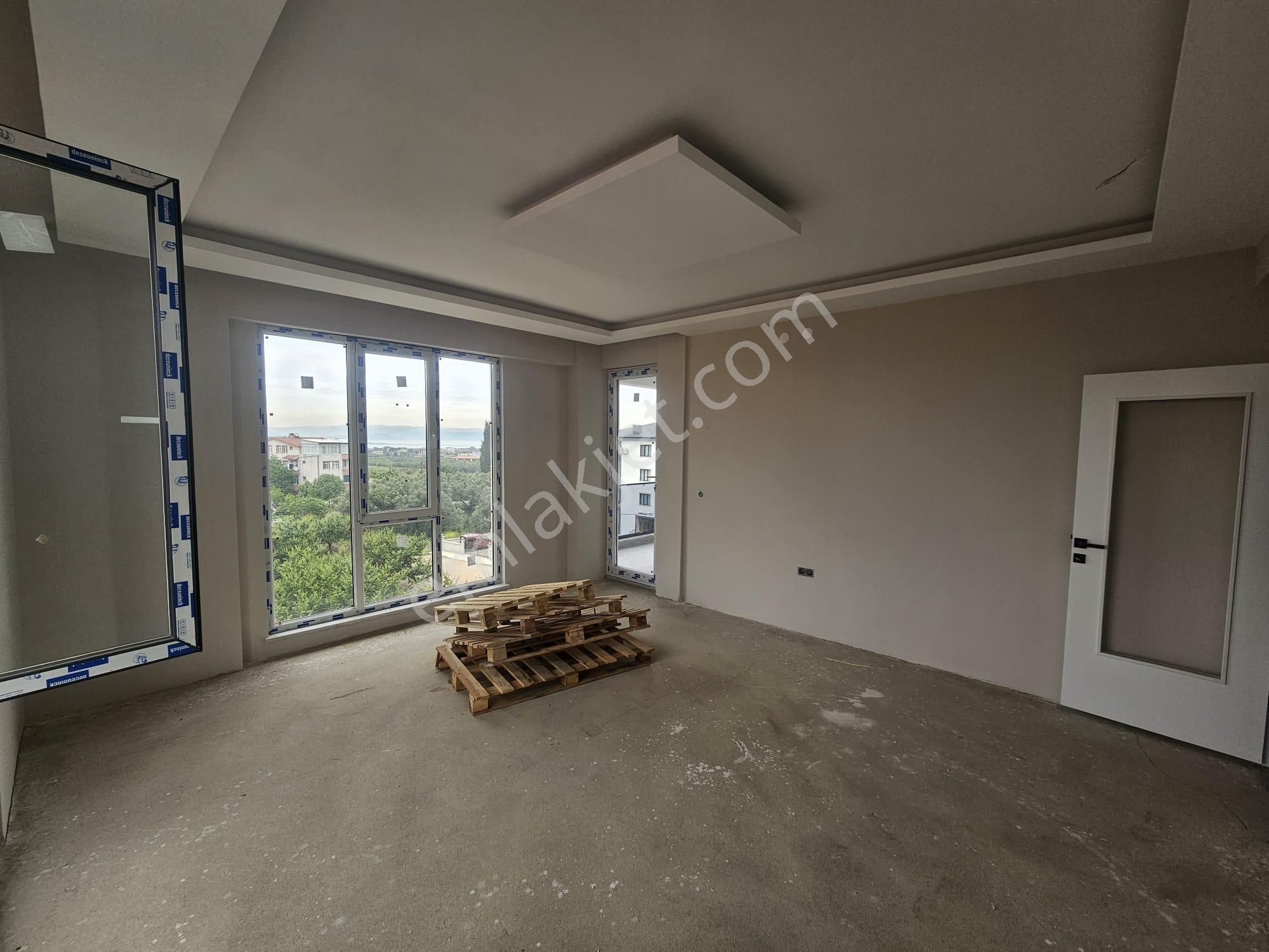 Remax Şehir'den Altınova'da Deniz Manzaralı Acil Satılık 3+1