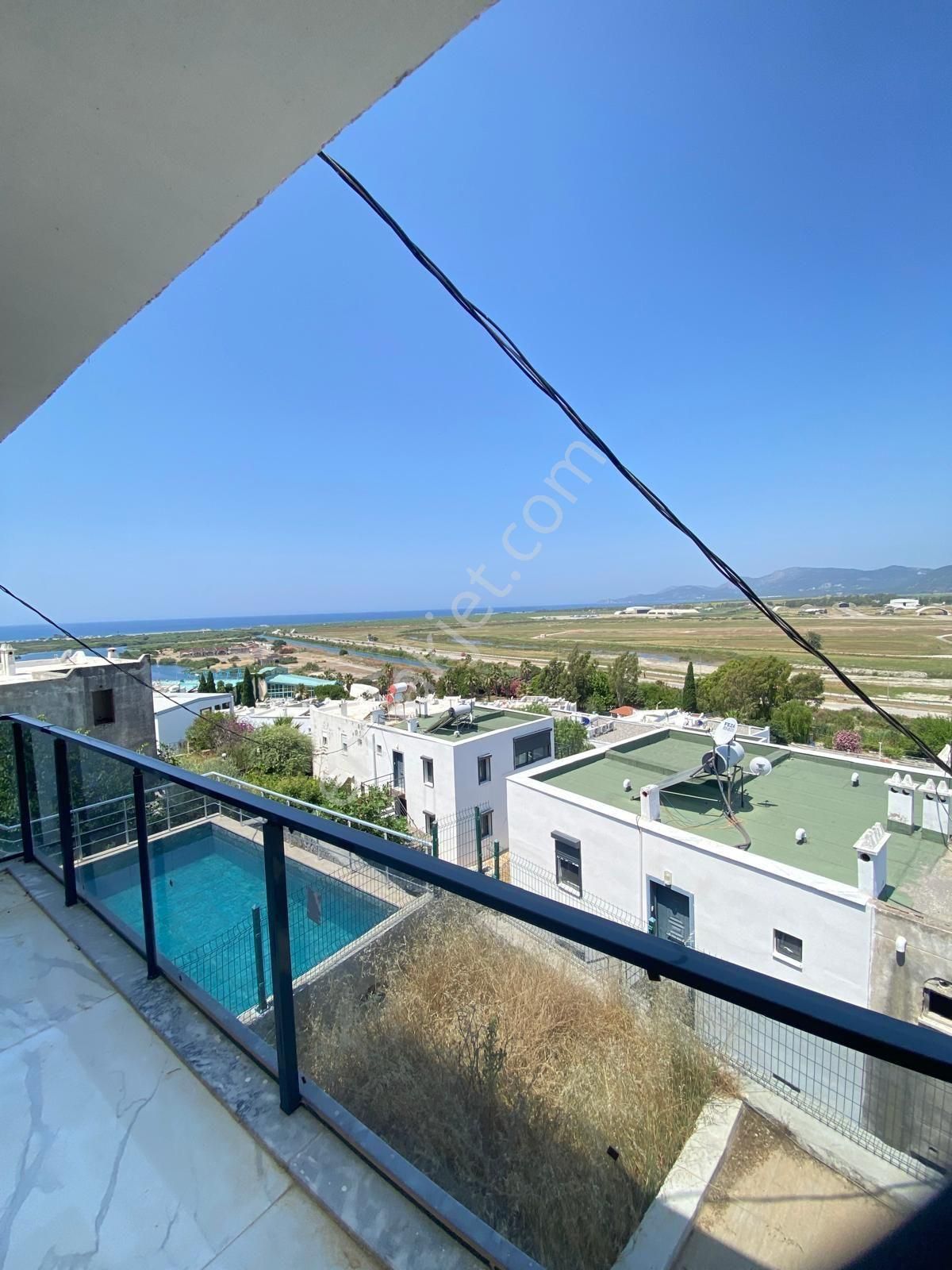Dyk Est Emlaktan Acil Satılık Kayacık Eska Evlerinde Full Tadilatlı Havuzlu Satılık Villa