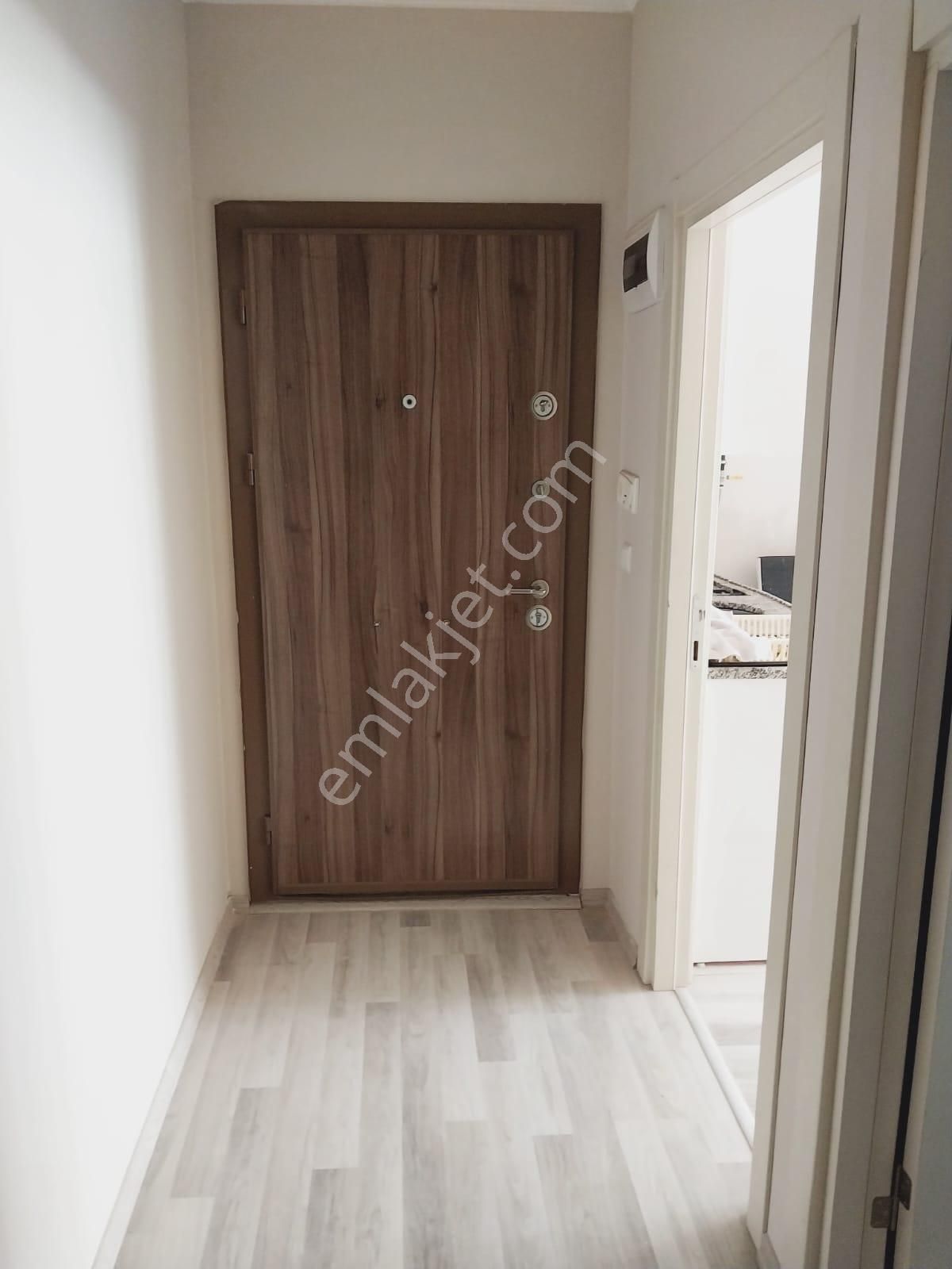 Üniversite Bölgesi Site İçerisinde 1+1 Eşyalı Satılık Daire - Görsel 2