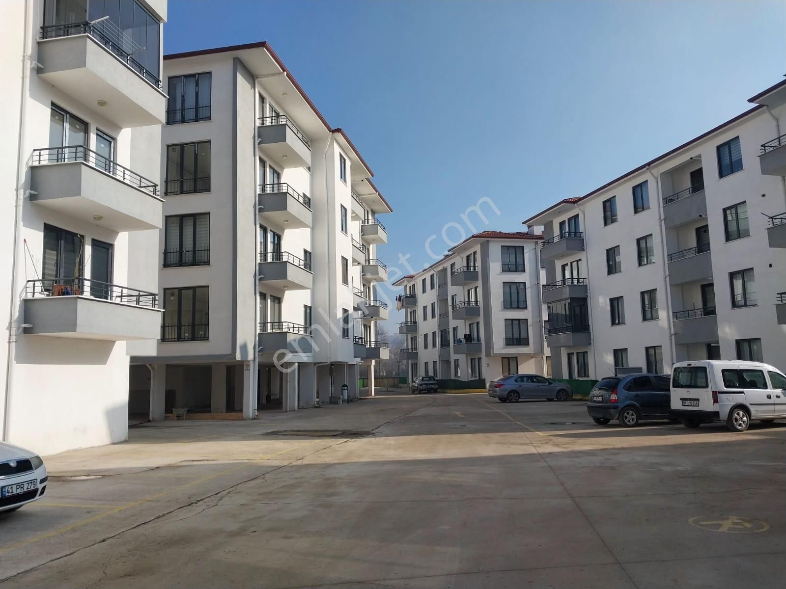 Üniversite Bölgesi Site İçerisinde 1+1 Eşyalı Satılık Daire - Görsel 28