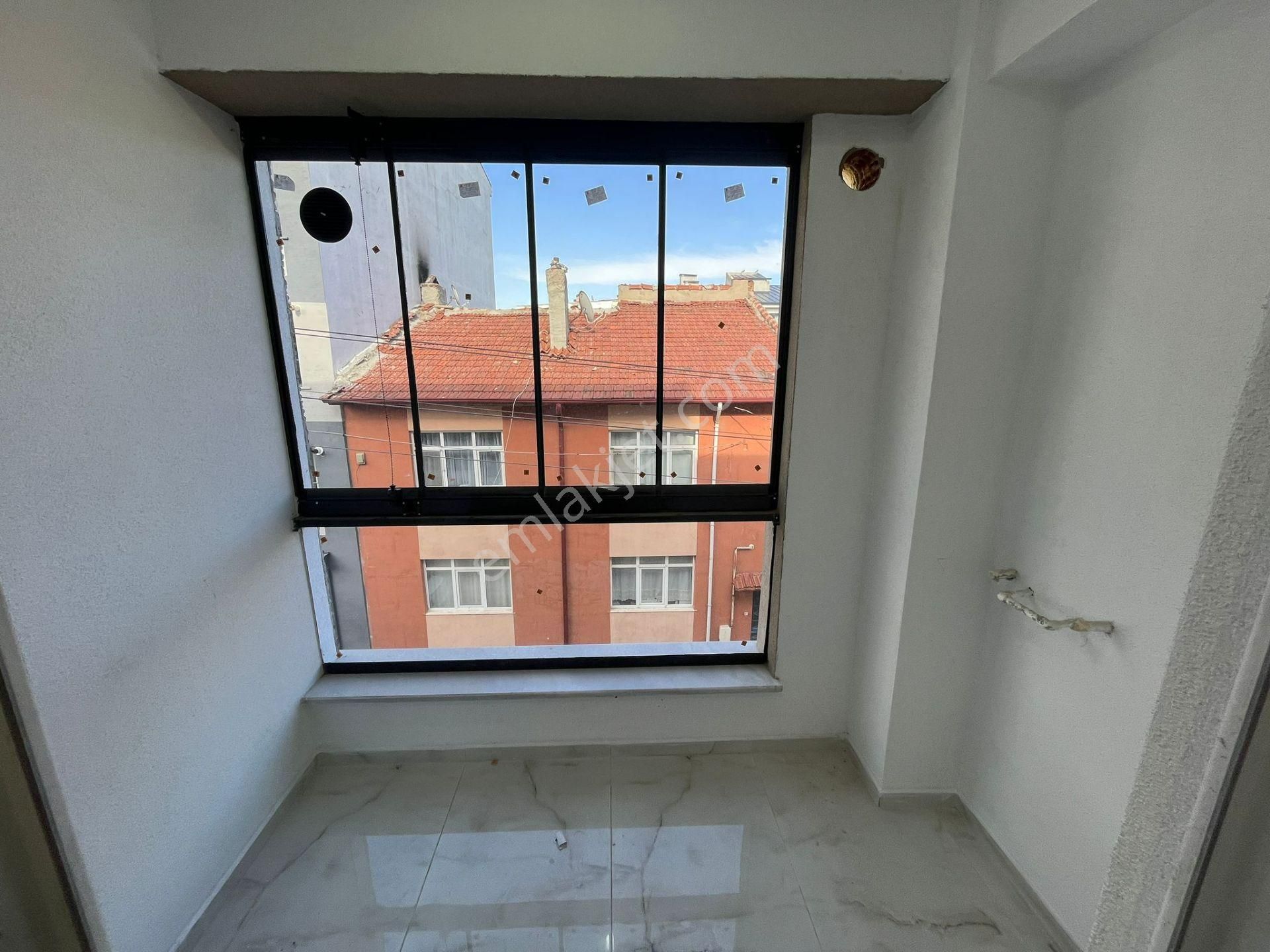 Öztel'den Çamlıca Mahallesinde Satılık Ebeveyn Banyolu 2+1 Daire