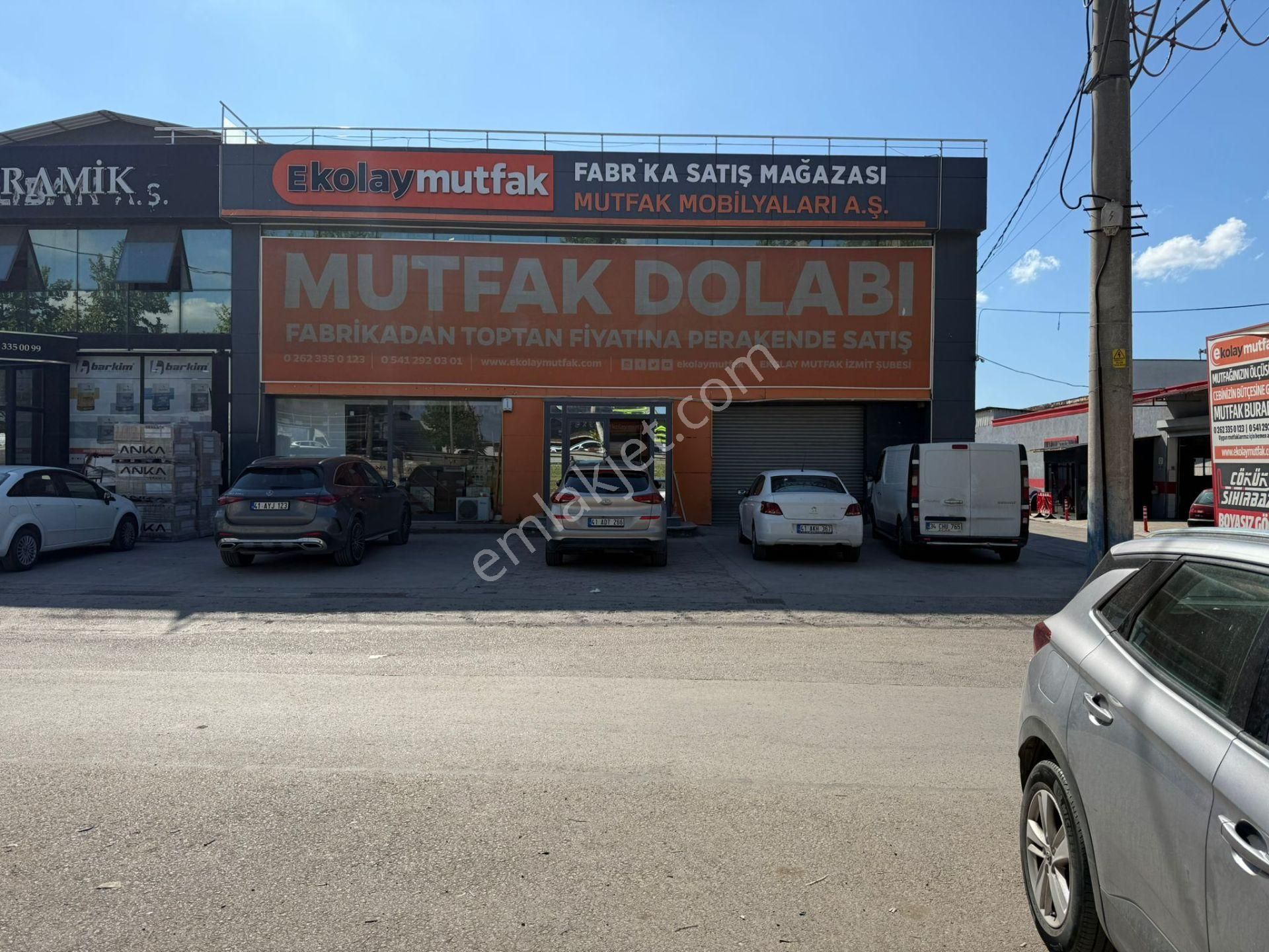 Rw Nova'dan Yeni Gölcük Yolu Üzerinde Kiralık İşyeri