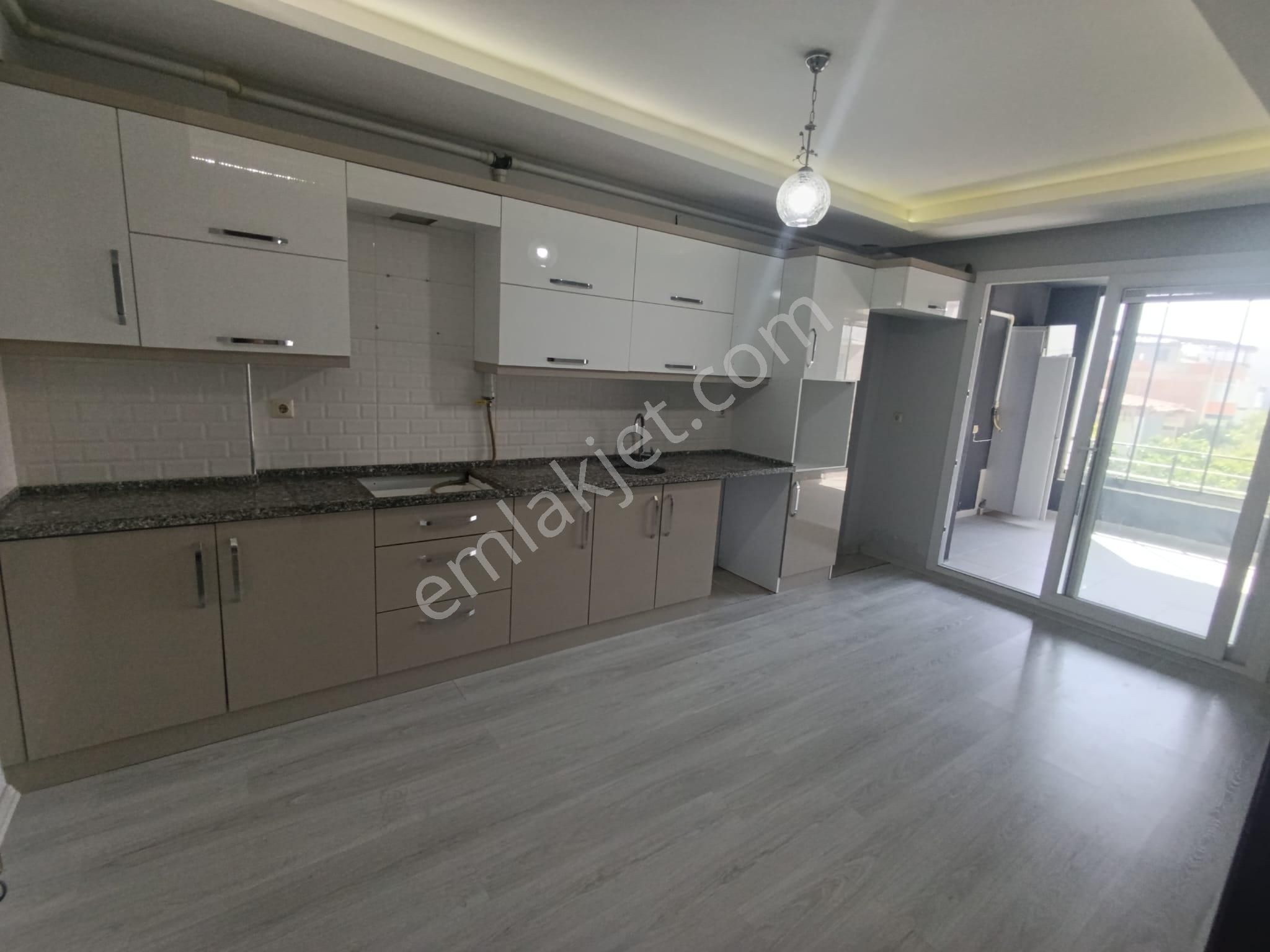 Atatürk Mah.site İçerisinde 3+1,153m2 Arakat Kiralık Daire