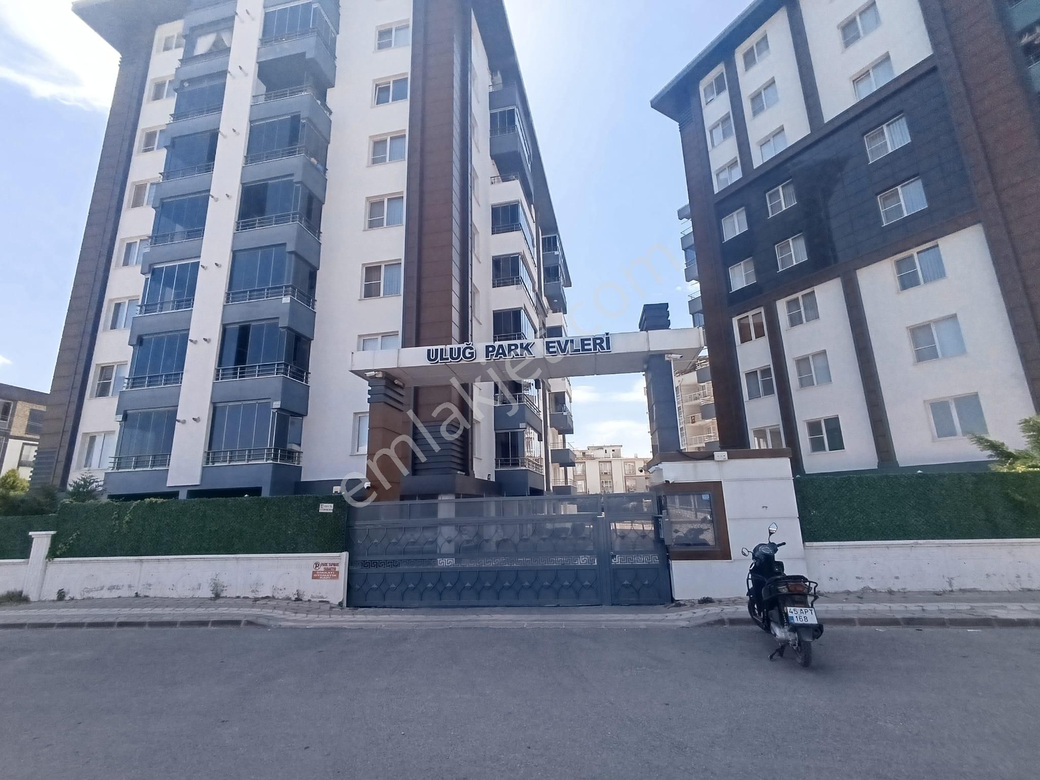 Atatürk Mah.site İçerisinde 3+1,153m2 Arakat Kiralık Daire